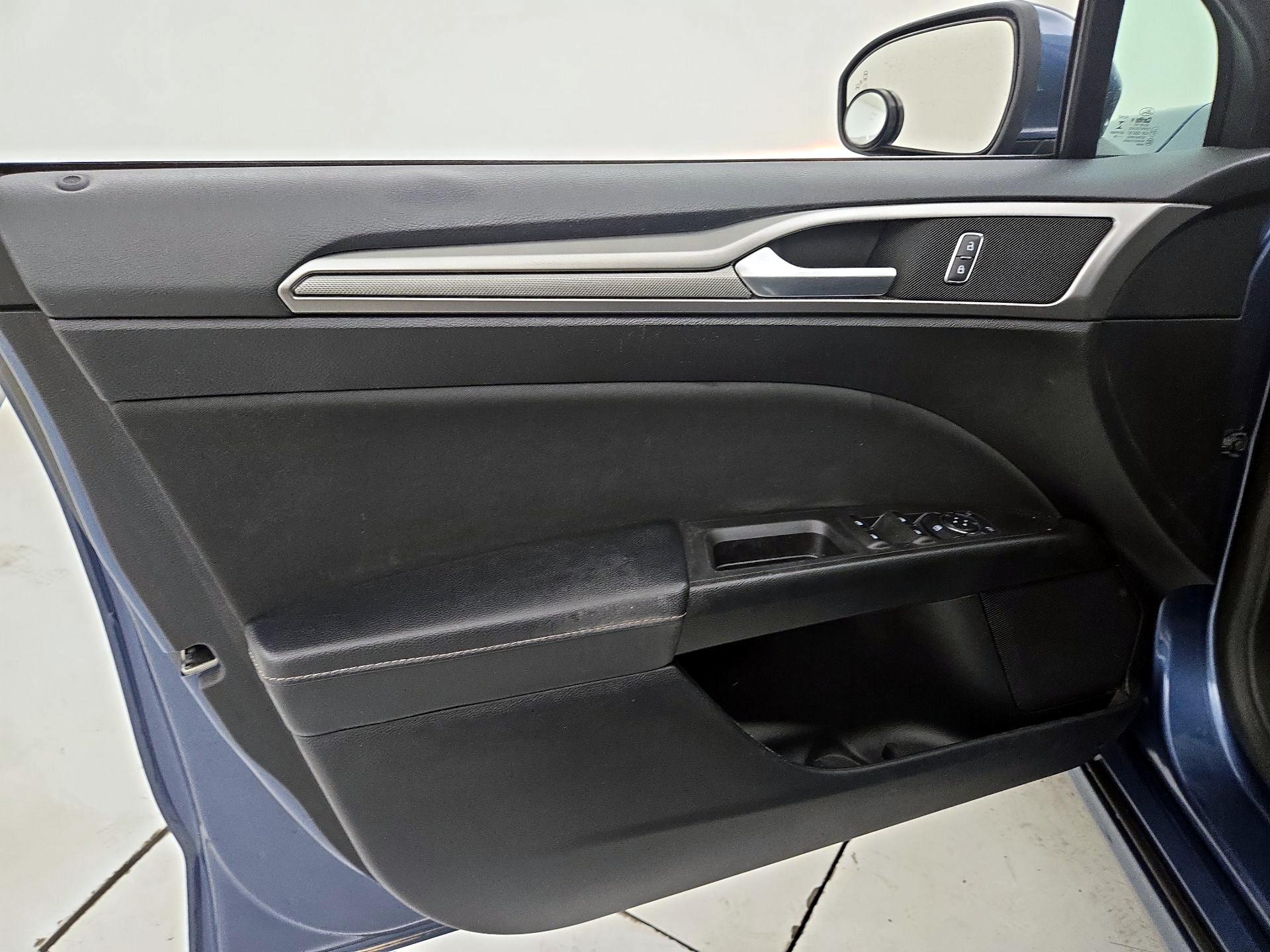 Thumbnail: 2019 Ford Fusion - 12