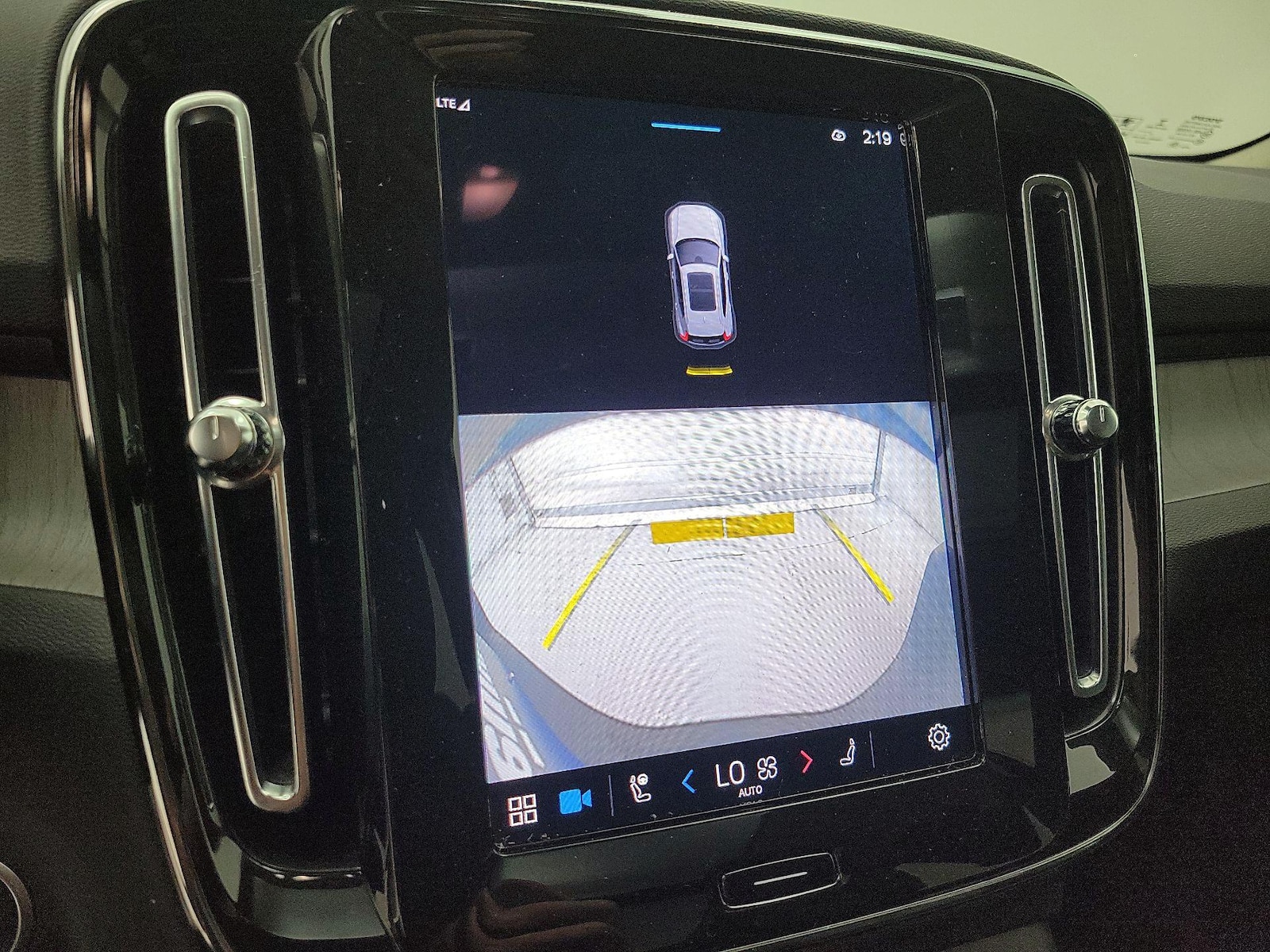 2023 Volvo XC40 Plus - Photo 15