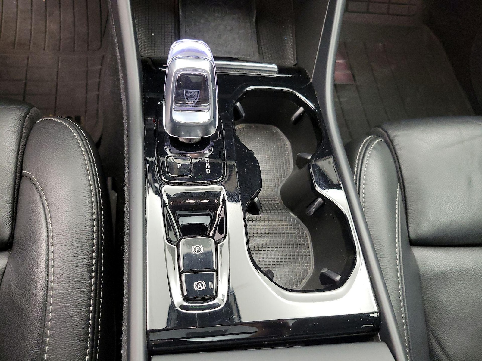 2023 Volvo XC40 Plus - Photo 18