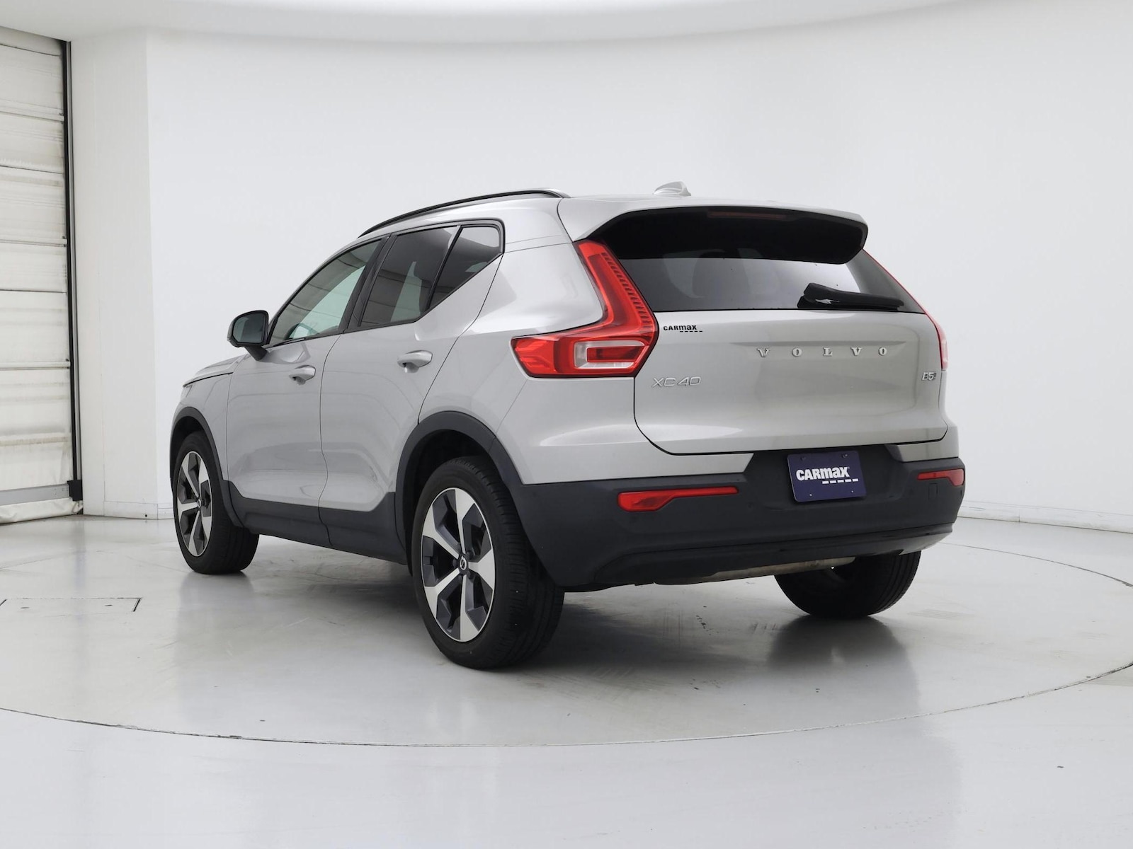 2023 Volvo XC40 Plus - Photo 3