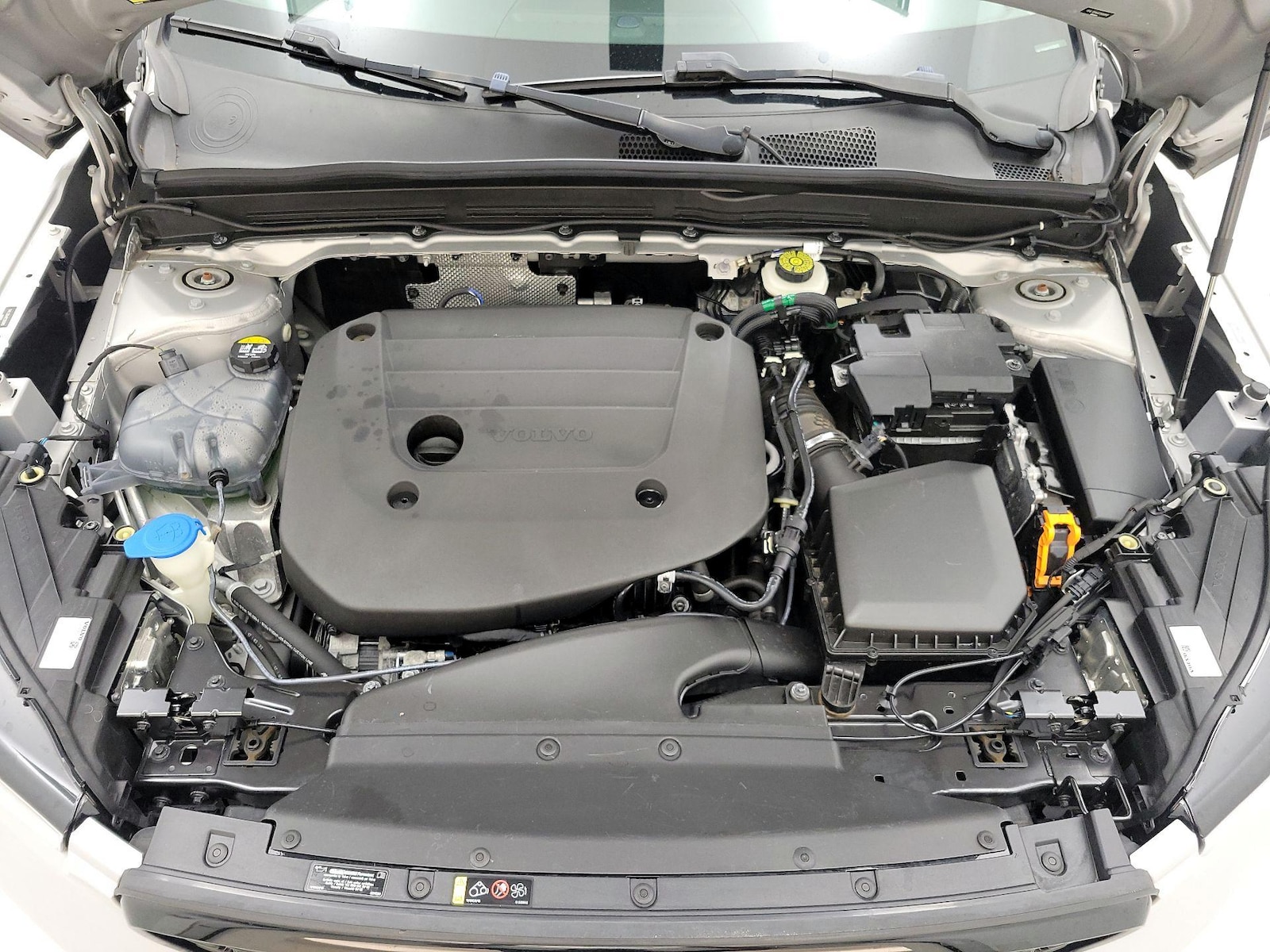 2023 Volvo XC40 Plus - Photo 23