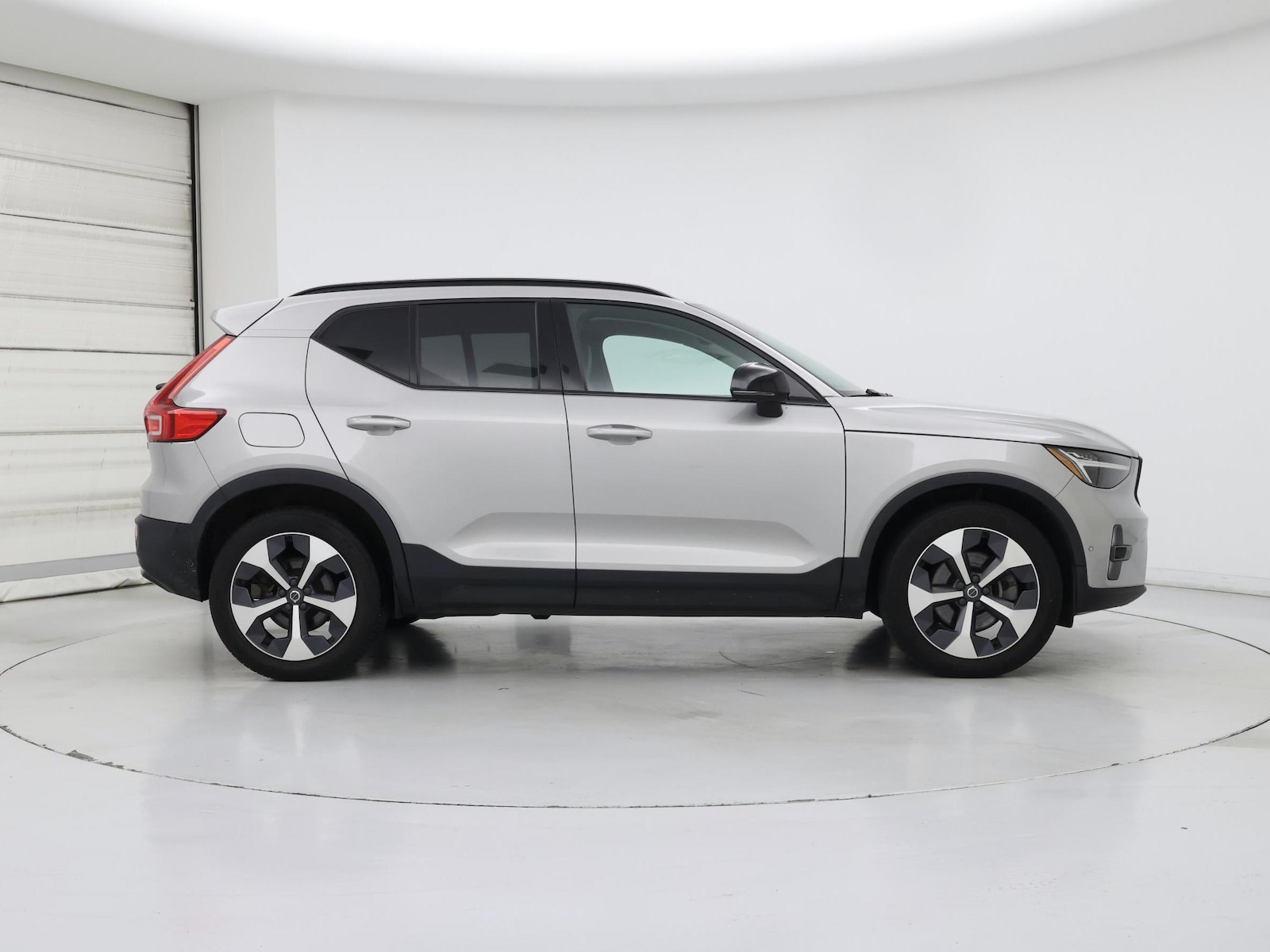 2023 Volvo XC40 Plus - Photo 8
