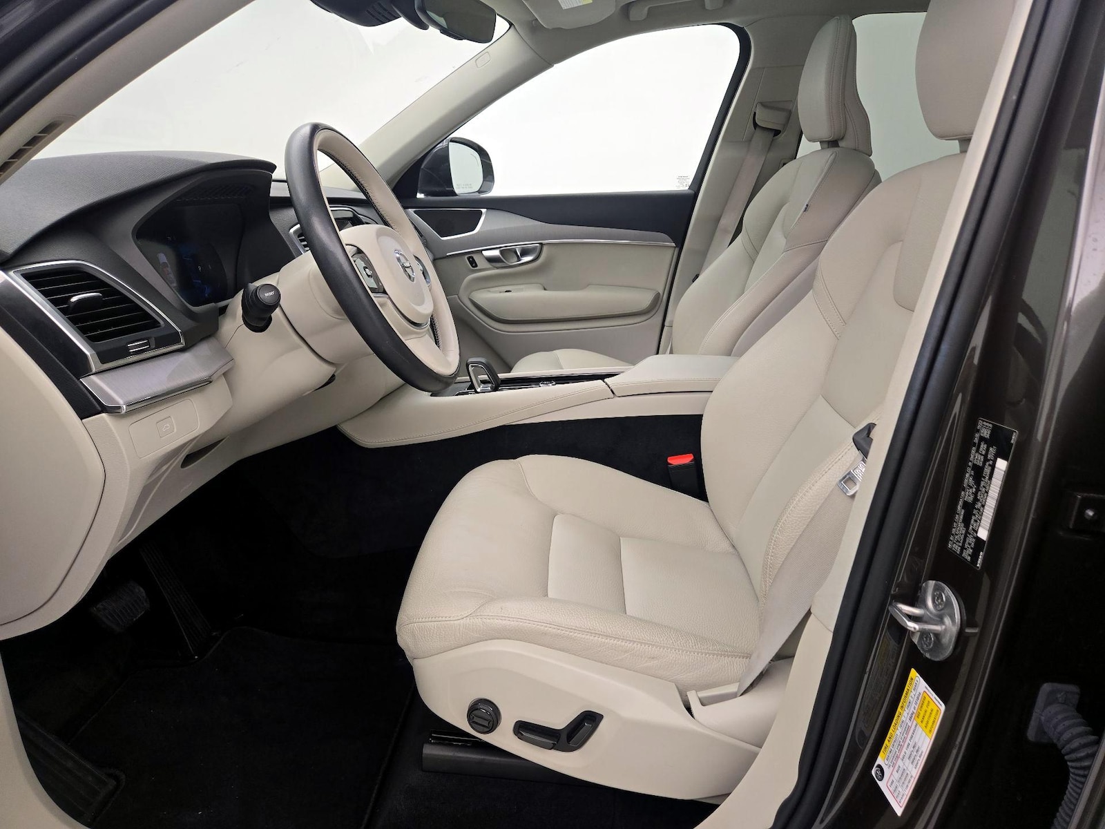 2024 Volvo XC90 Core - Photo 12