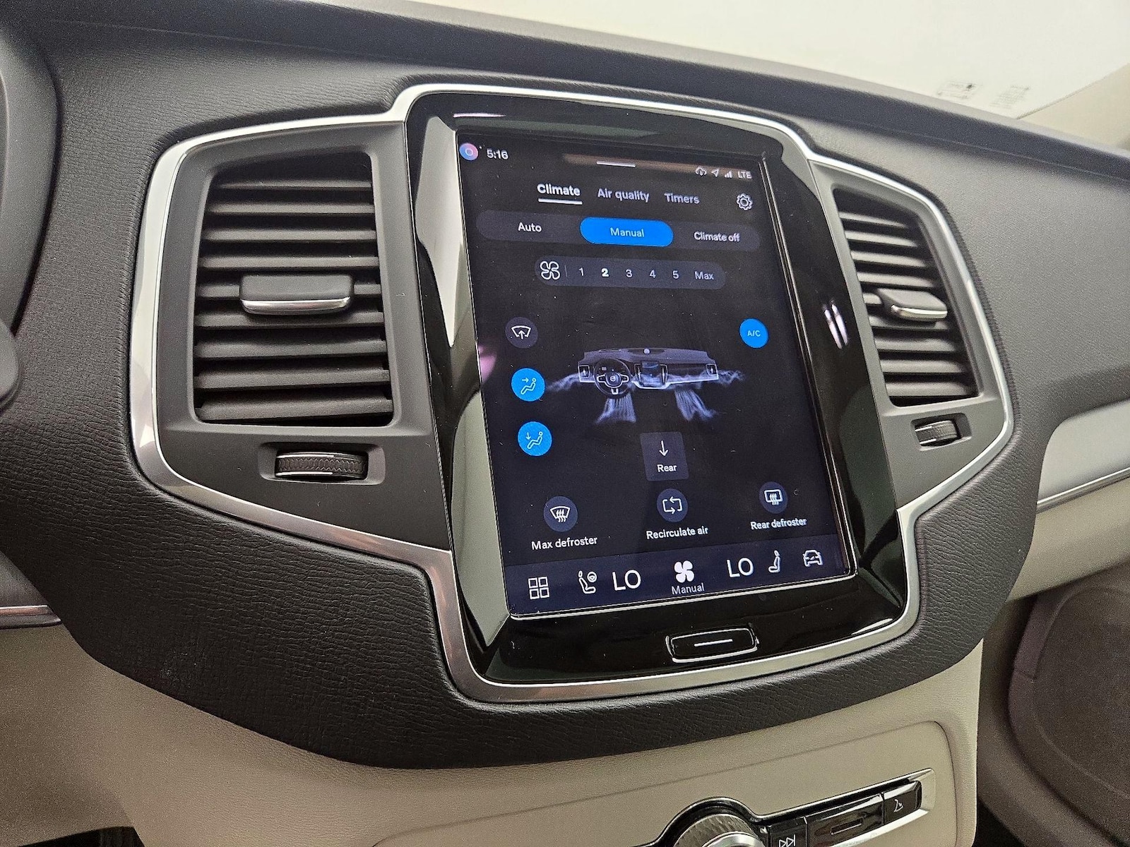 2024 Volvo XC90 Core - Photo 16