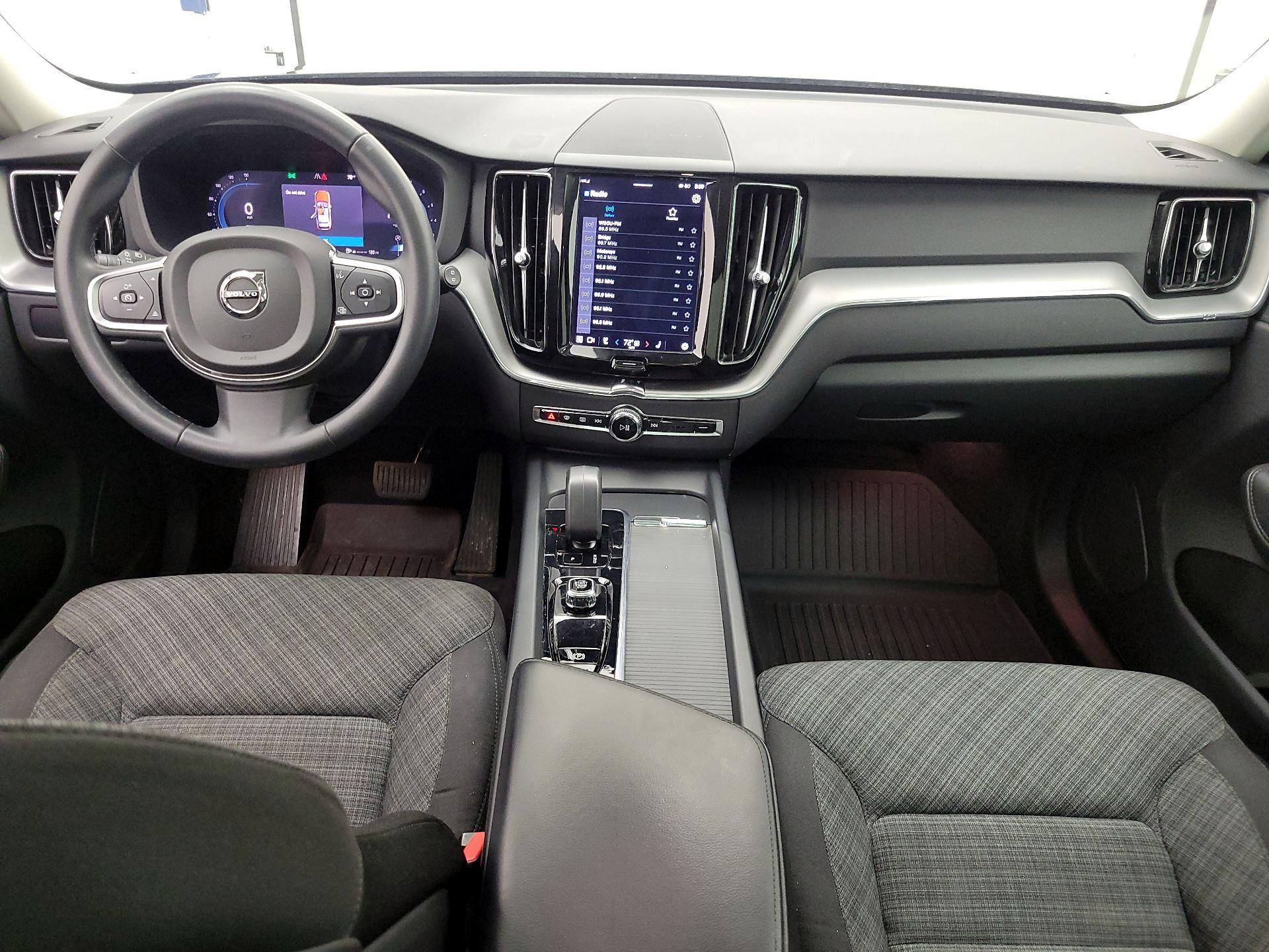 Thumbnail: 2023 Volvo XC60 - 9