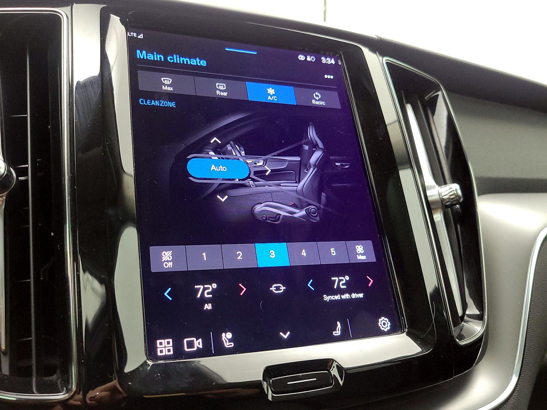 Thumbnail: 2023 Volvo XC60 - 16