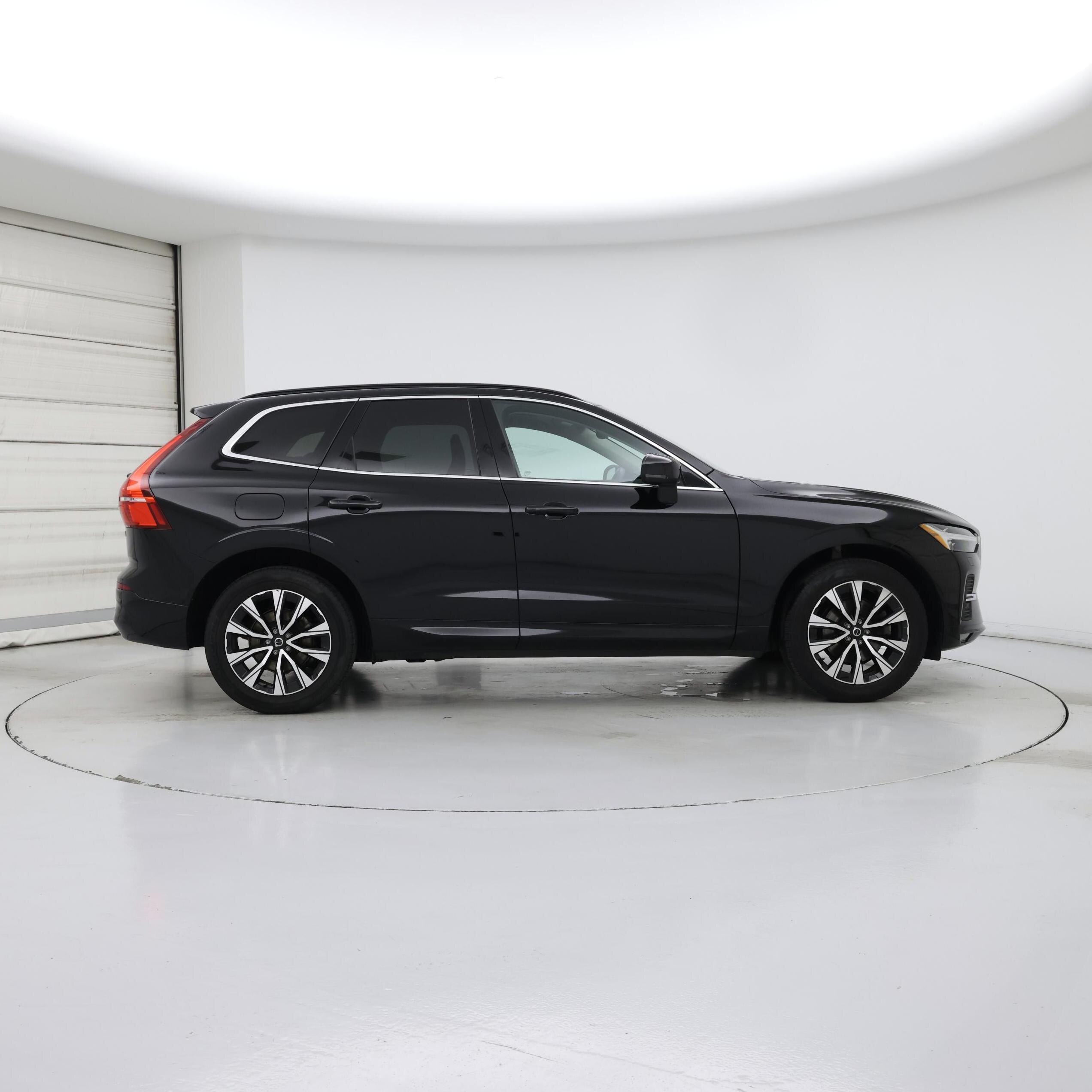 Thumbnail: 2023 Volvo XC60 - 7