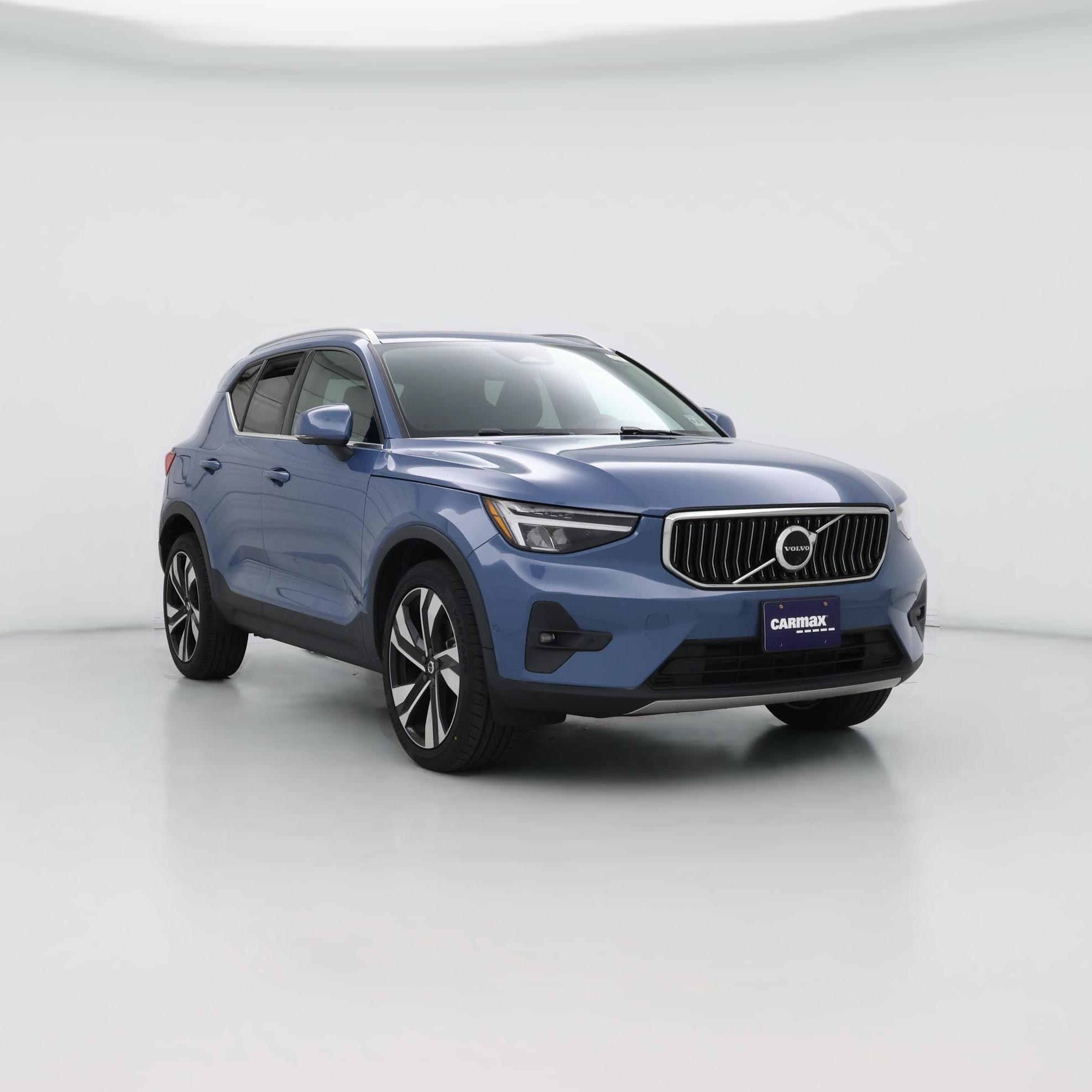 Thumbnail: 2023 Volvo XC40 - 1