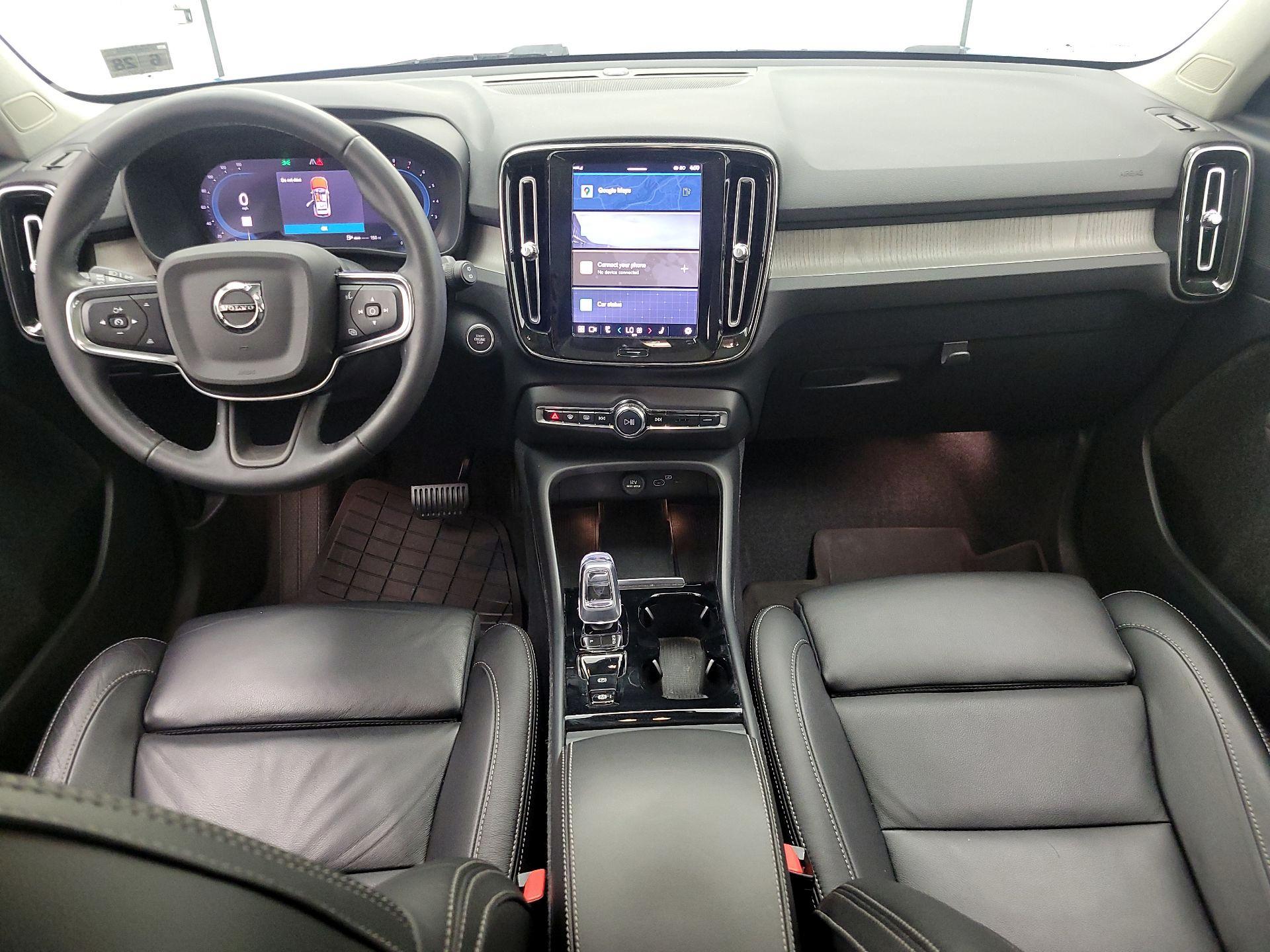 Thumbnail: 2023 Volvo XC40 - 9