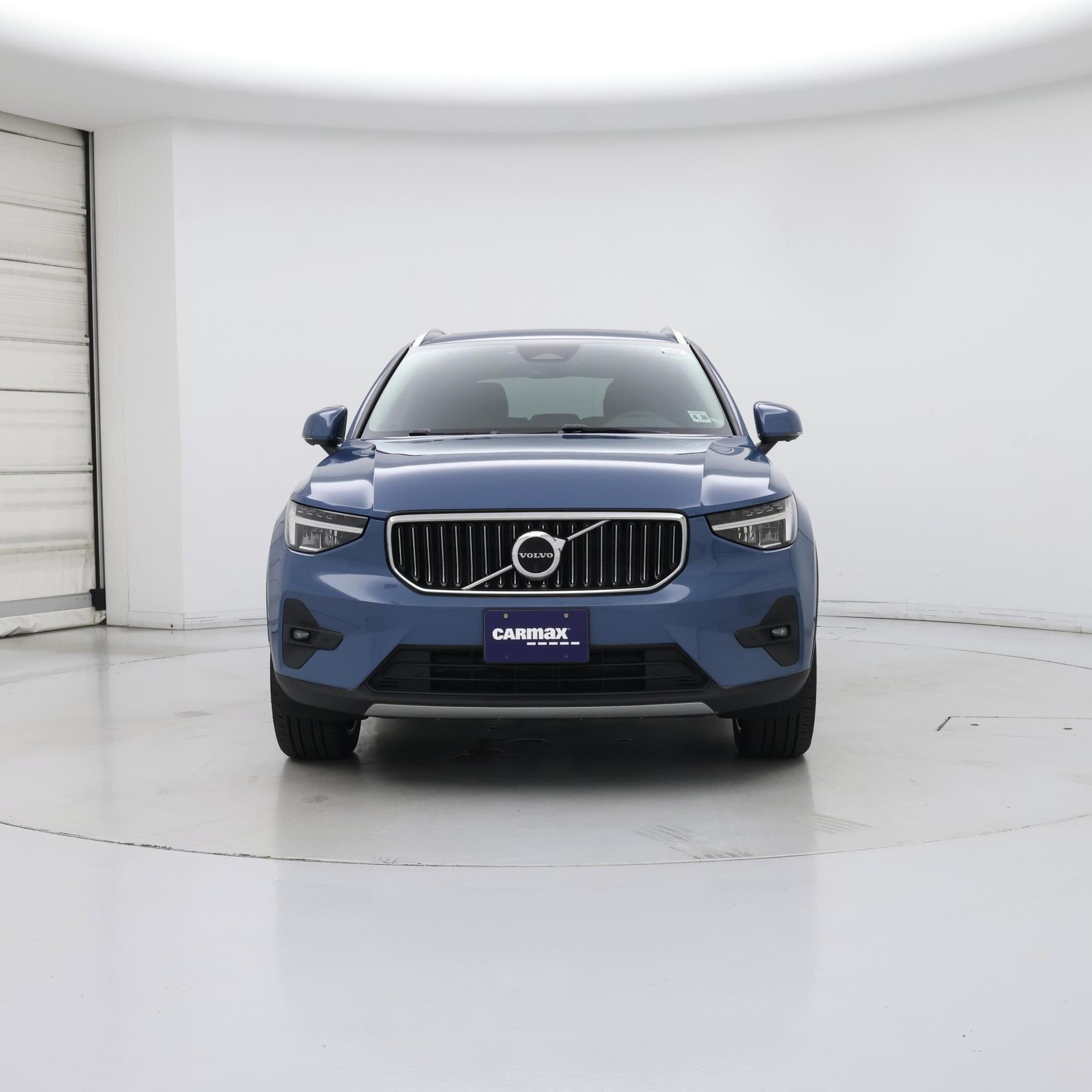 Thumbnail: 2023 Volvo XC40 - 5
