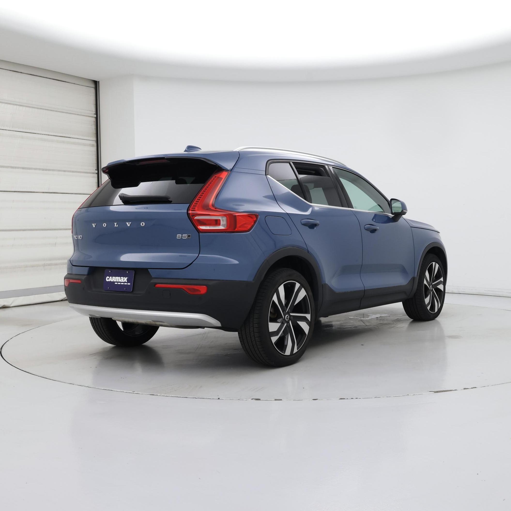 Thumbnail: 2023 Volvo XC40 - 8