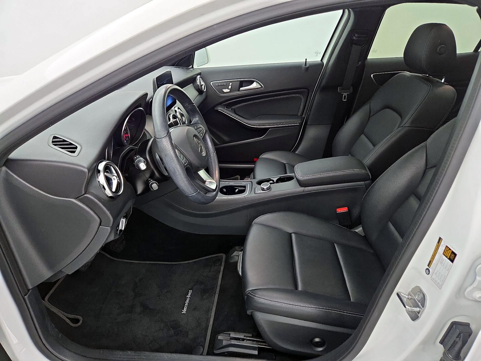 Thumbnail: 2020 Mercedes-Benz GLA - 11