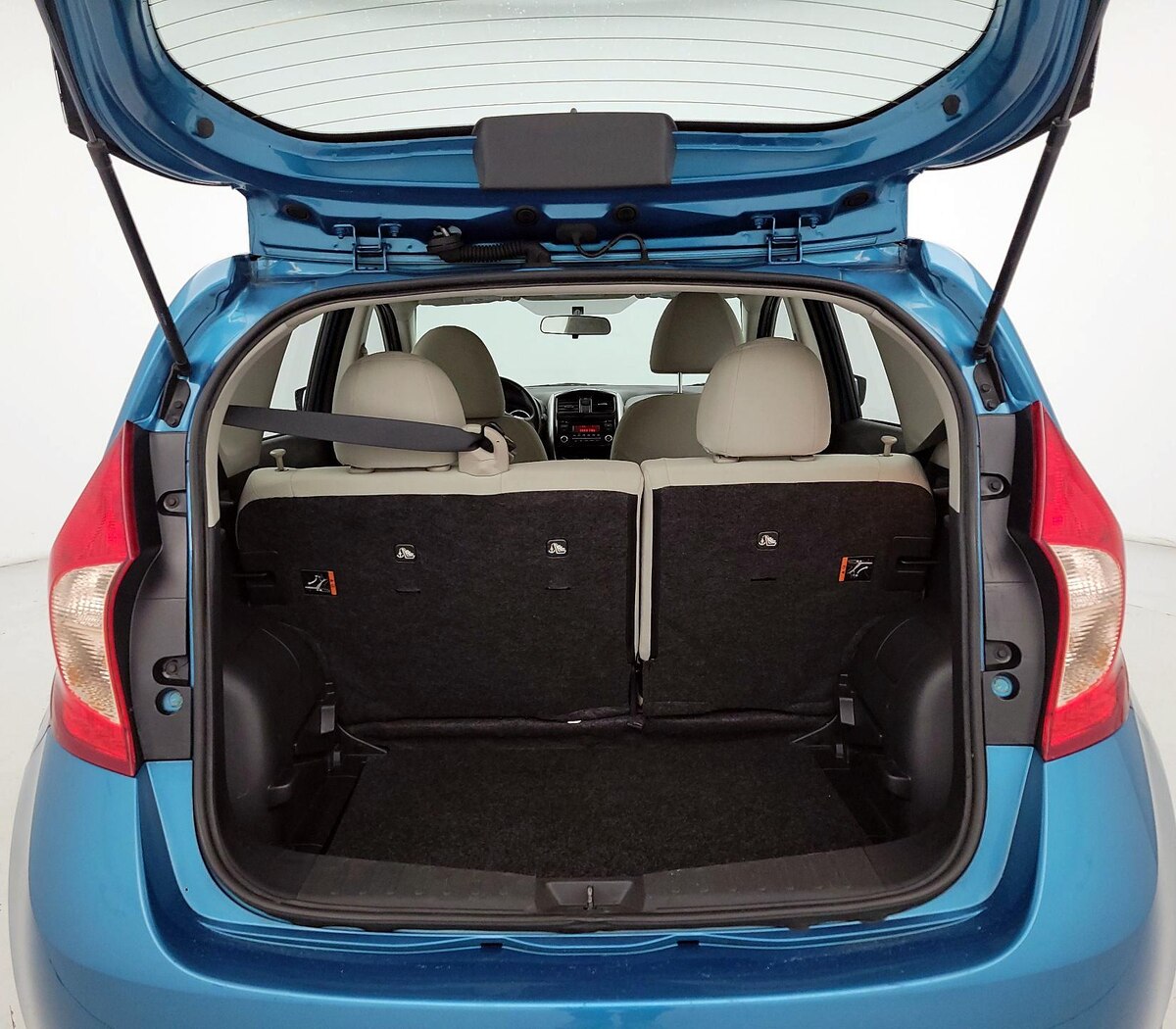 Trunk/Cargo (Seats Up)
