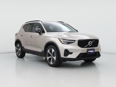 2023 Volvo XC40 B5 Plus Dark Theme