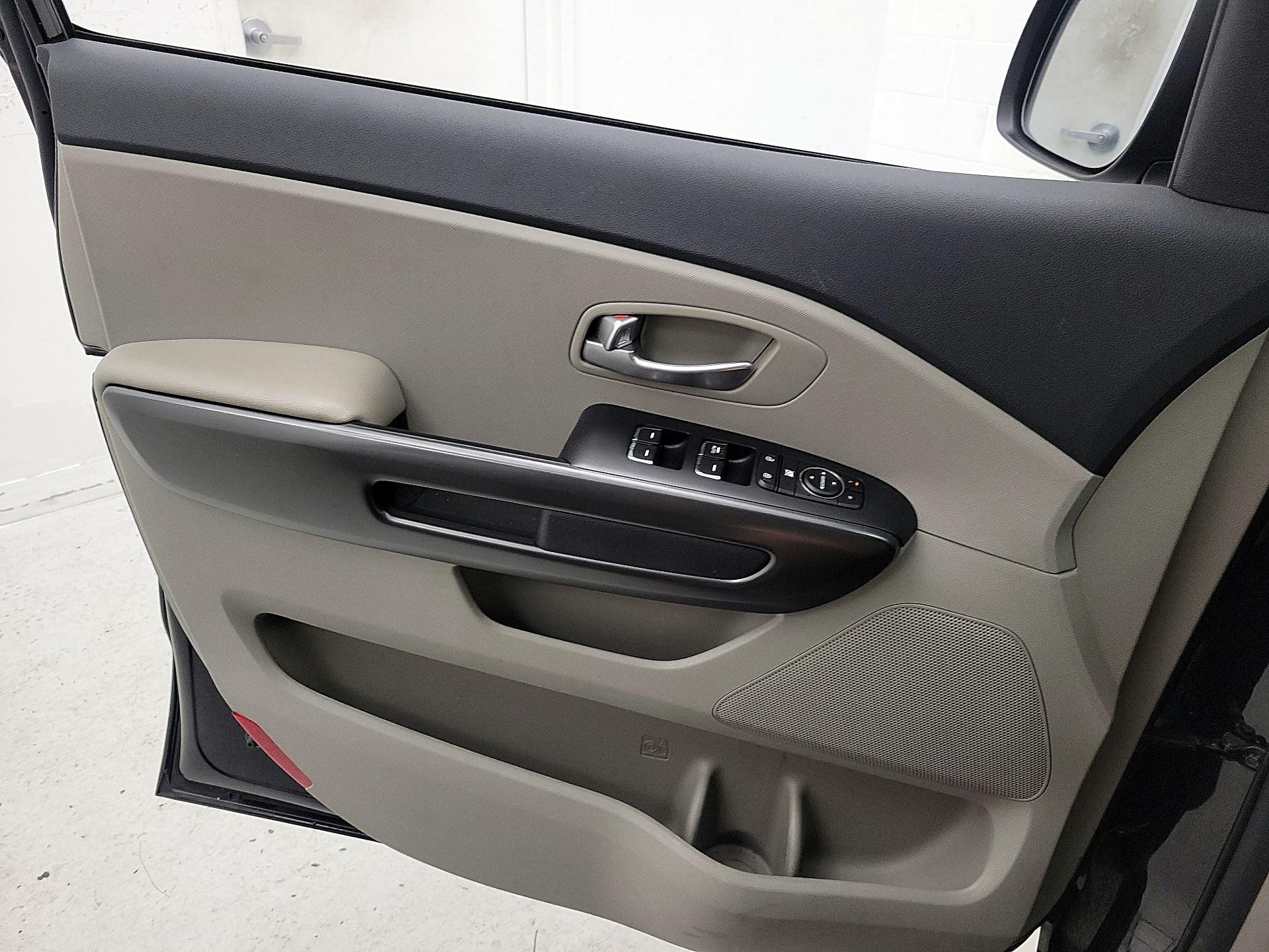 Thumbnail: 2019 Kia Sedona - 12