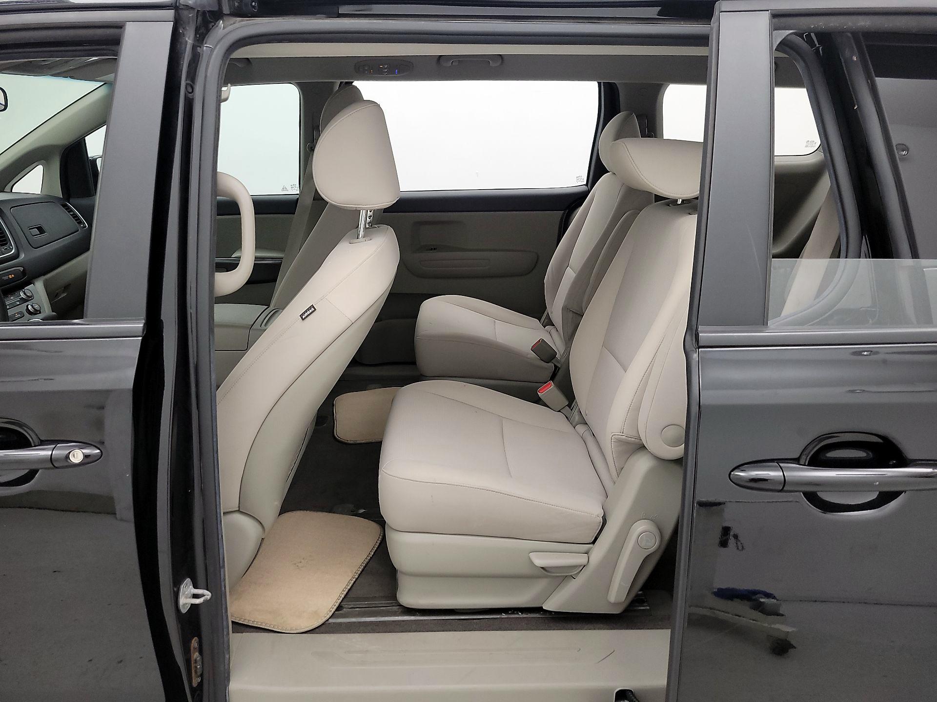Thumbnail: 2019 Kia Sedona - 19