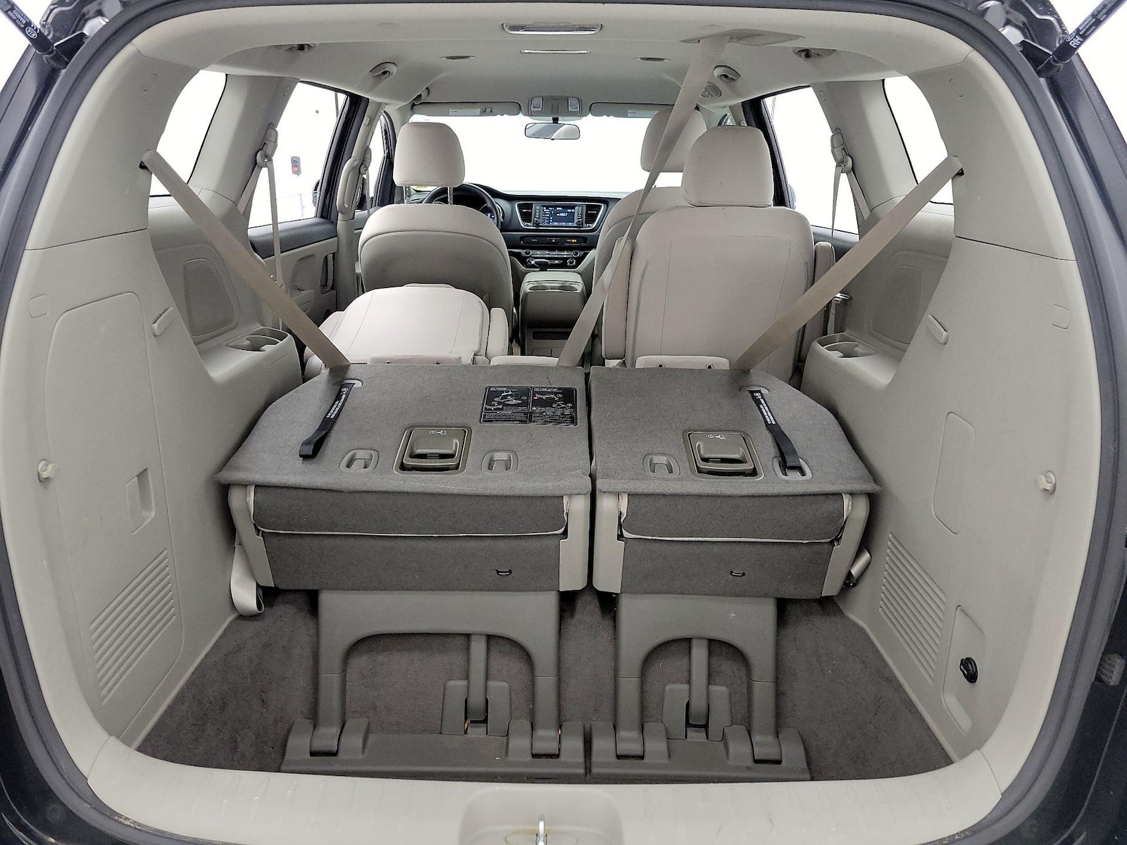 2019 Kia Sedona L - Photo 23