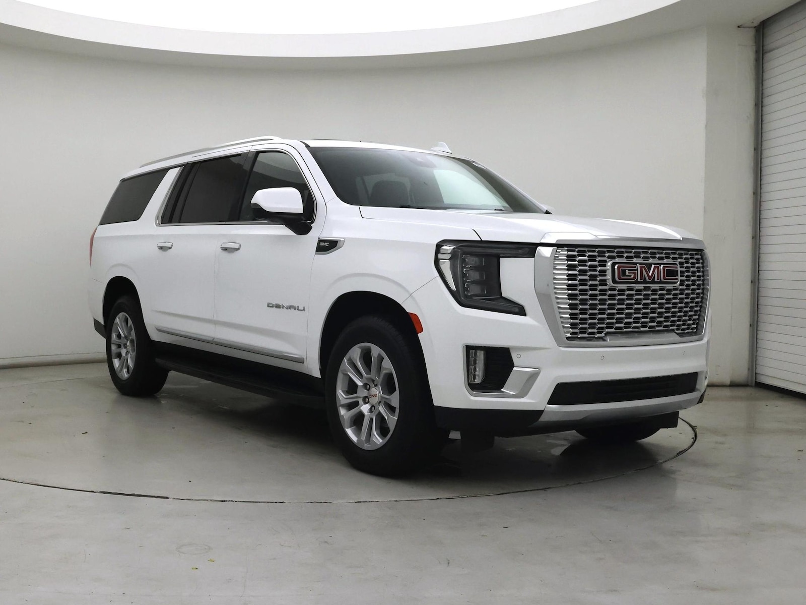 2024 GMC Yukon XL Denali - Photo 2