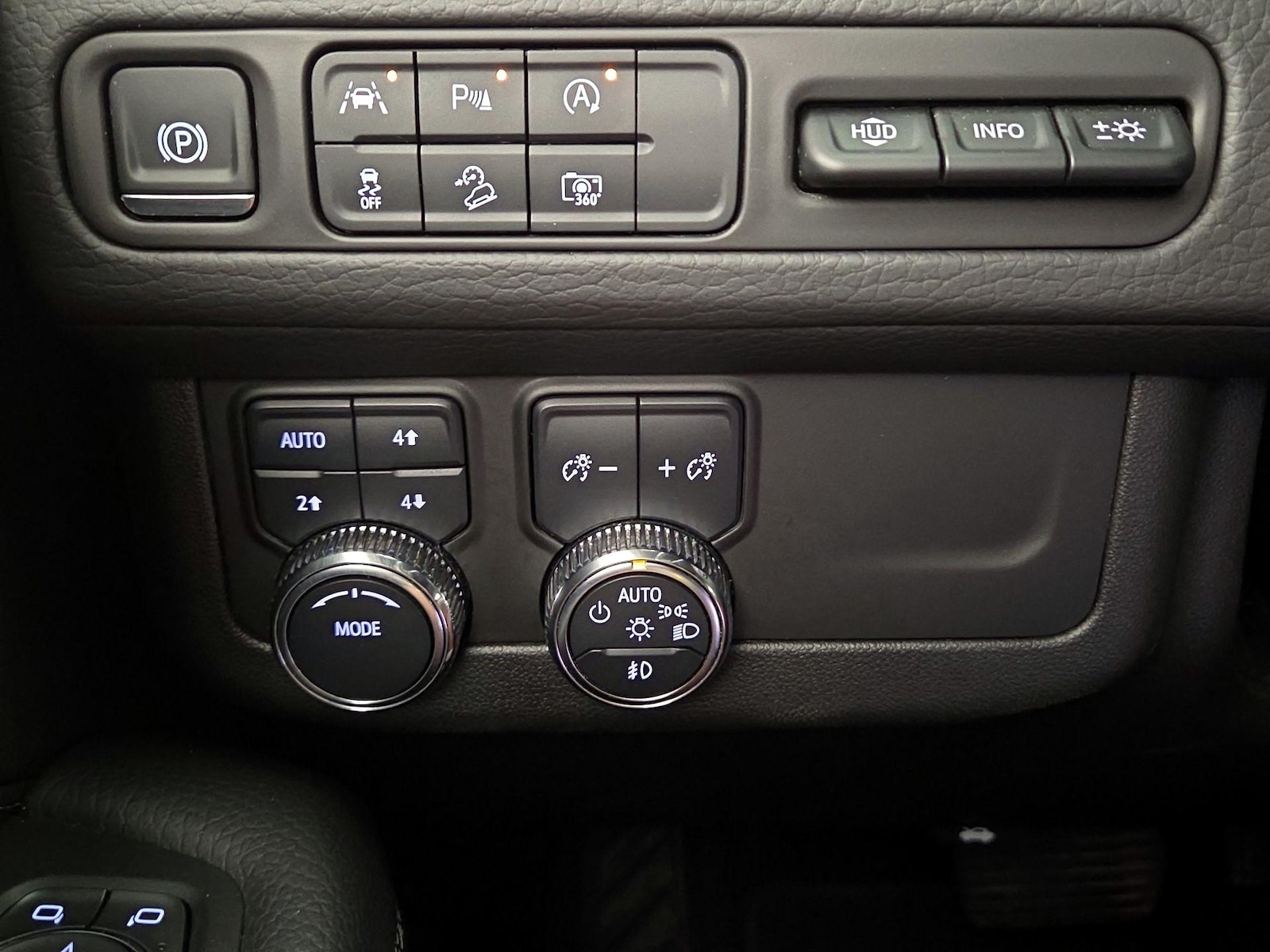 2024 GMC Yukon XL Denali - Photo 14