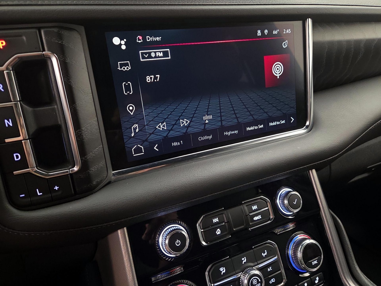 2024 GMC Yukon XL Denali - Photo 16