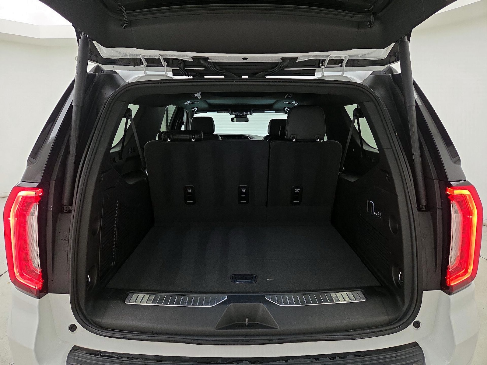 2024 GMC Yukon XL Denali - Photo 22