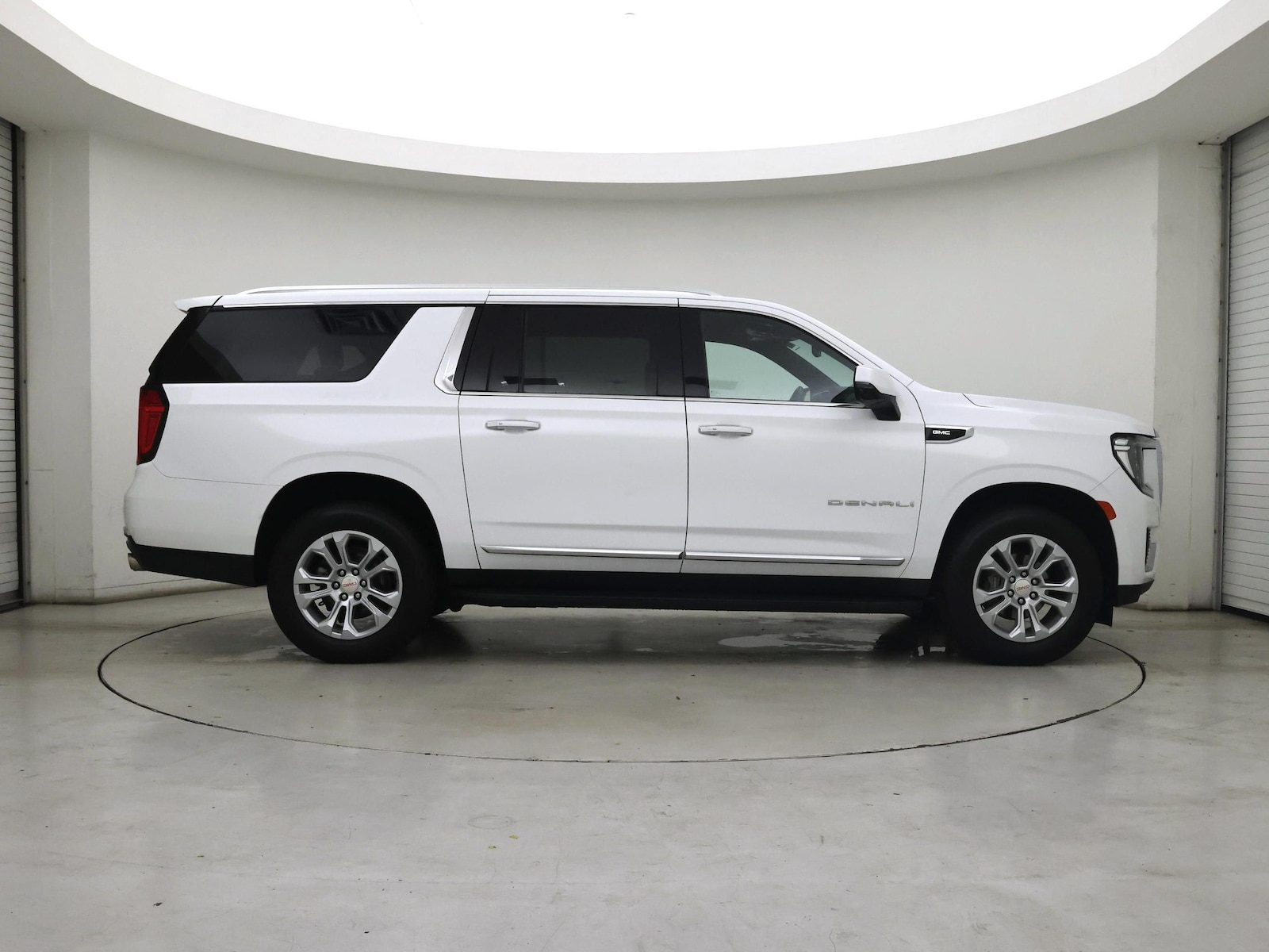 2024 GMC Yukon XL Denali - Photo 8