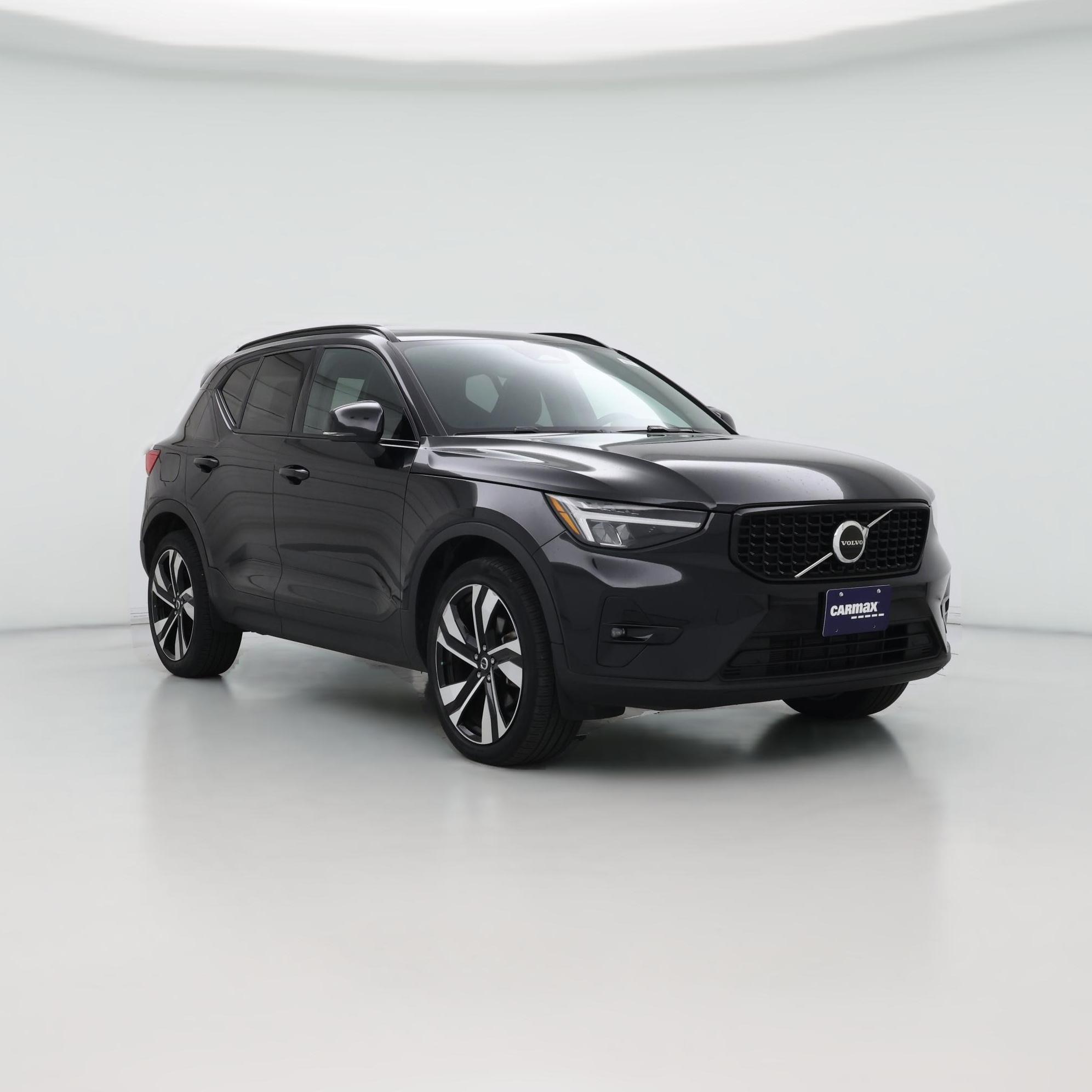 Thumbnail: 2023 Volvo XC40 - 1