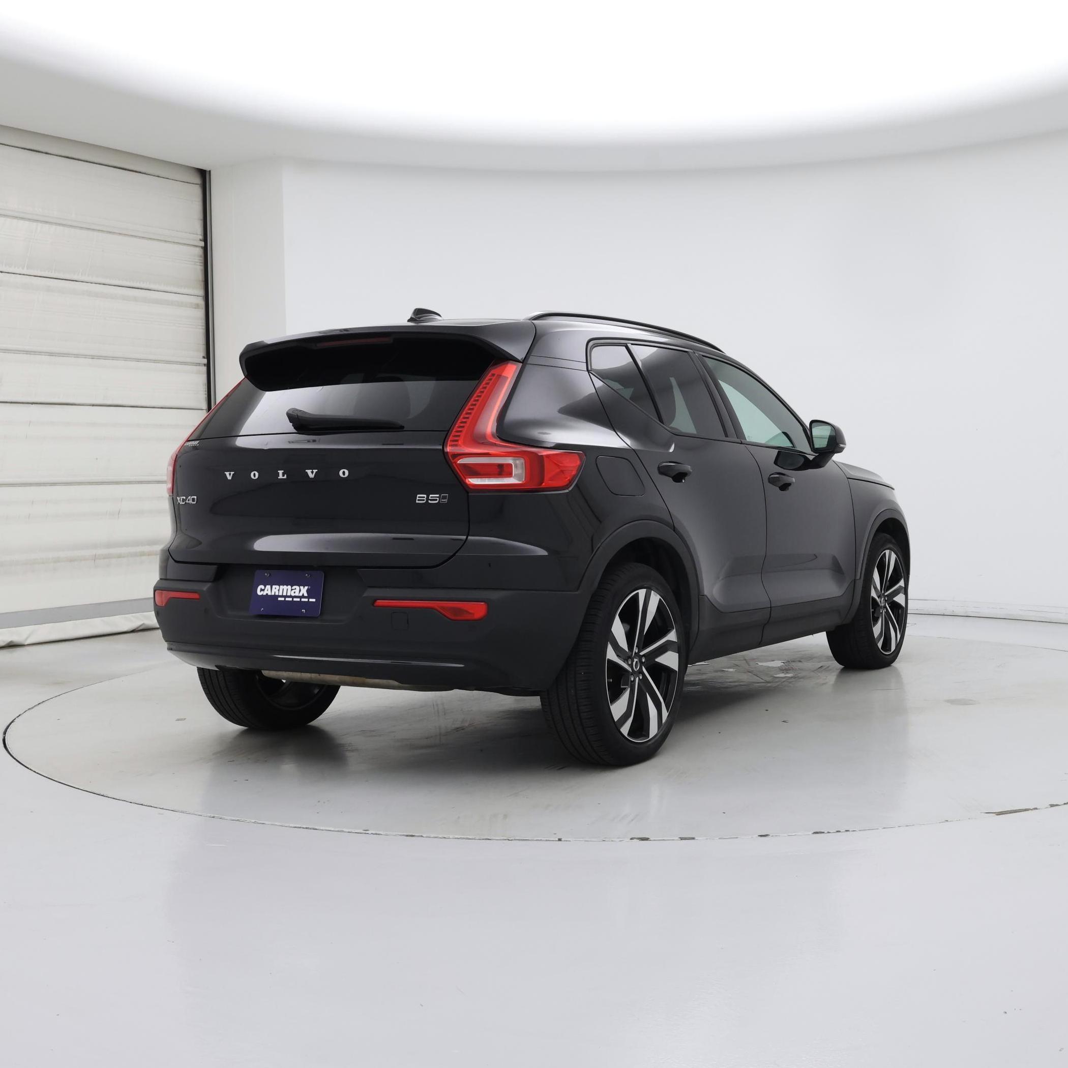 Thumbnail: 2023 Volvo XC40 - 8