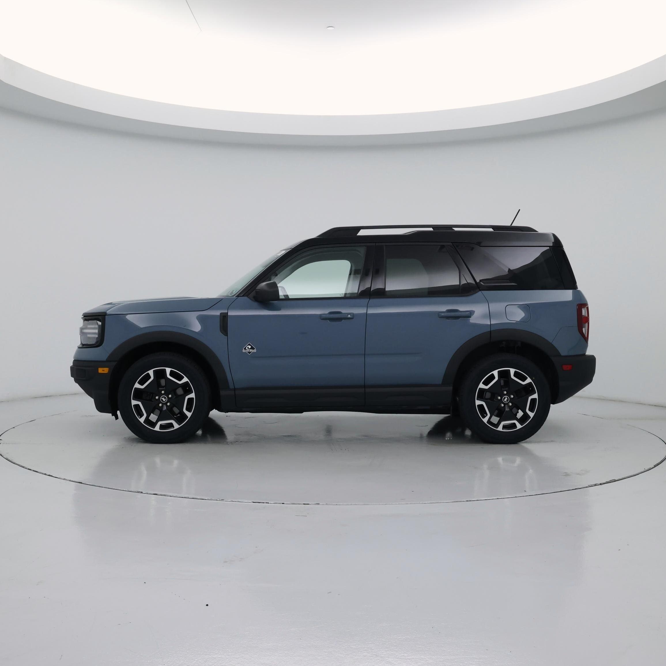 Thumbnail: 2021 Ford Bronco Sport - 3
