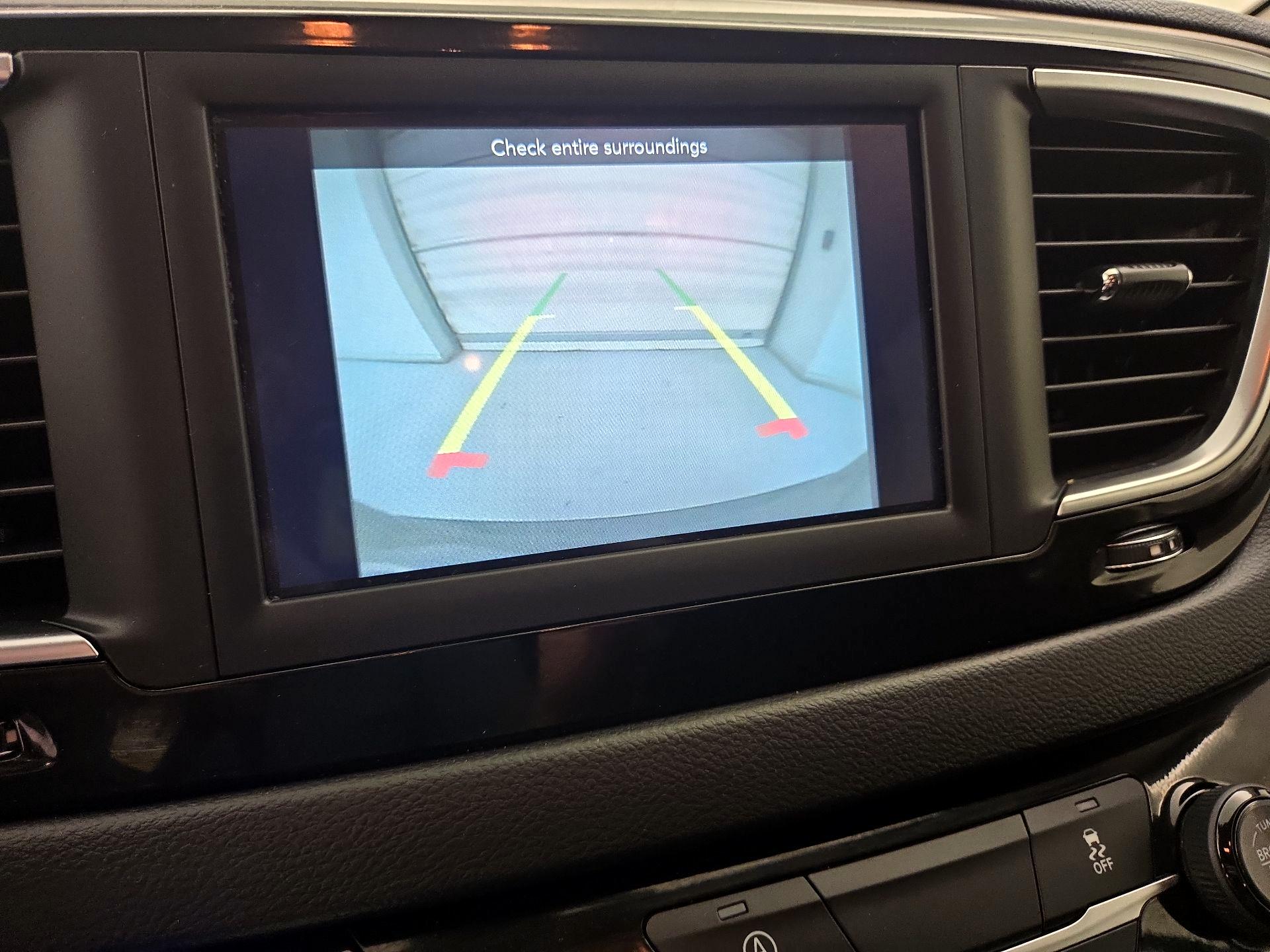 Thumbnail: 2020 Chrysler Voyager - 14