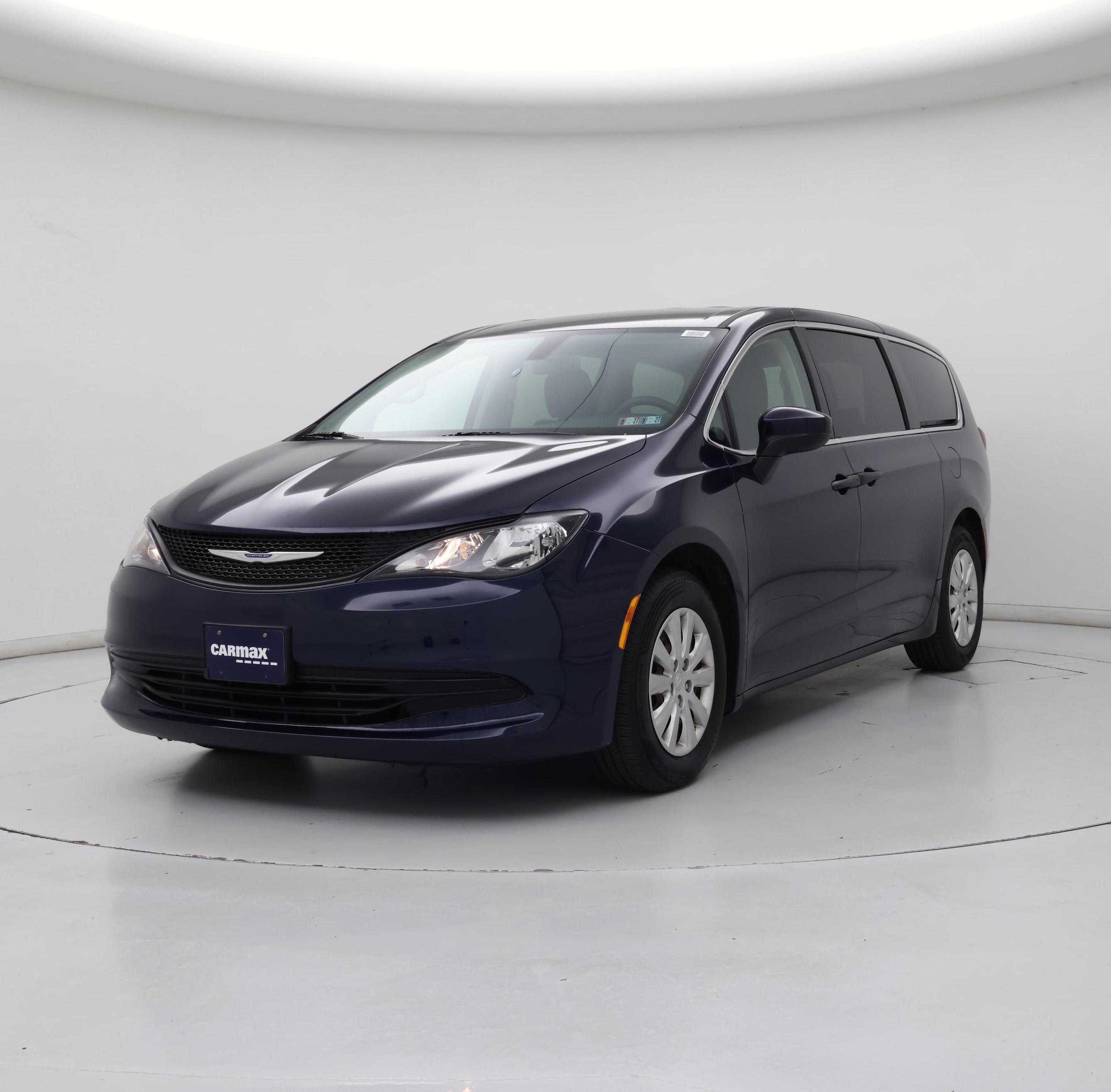 Thumbnail: 2020 Chrysler Voyager - 4