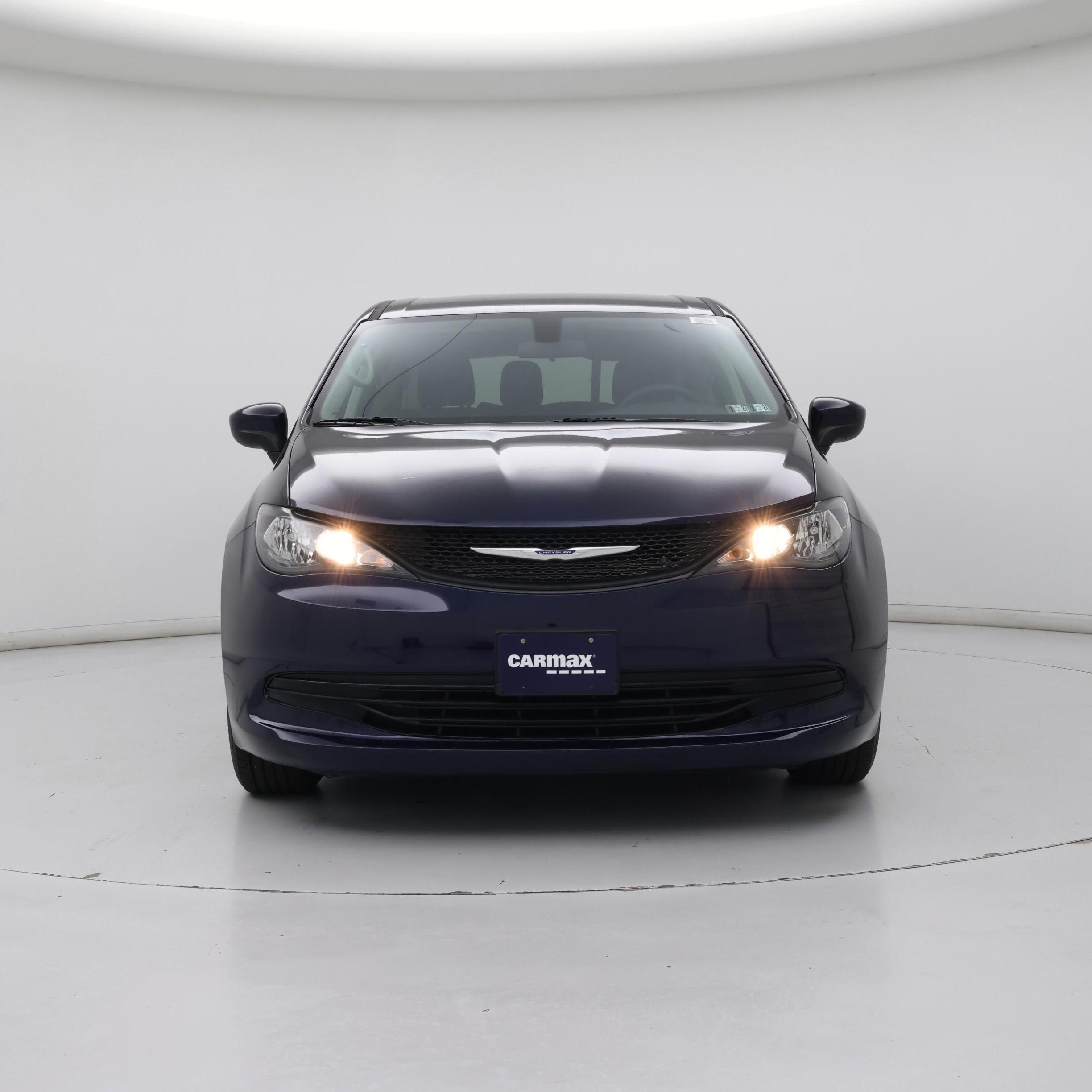 Thumbnail: 2020 Chrysler Voyager - 5