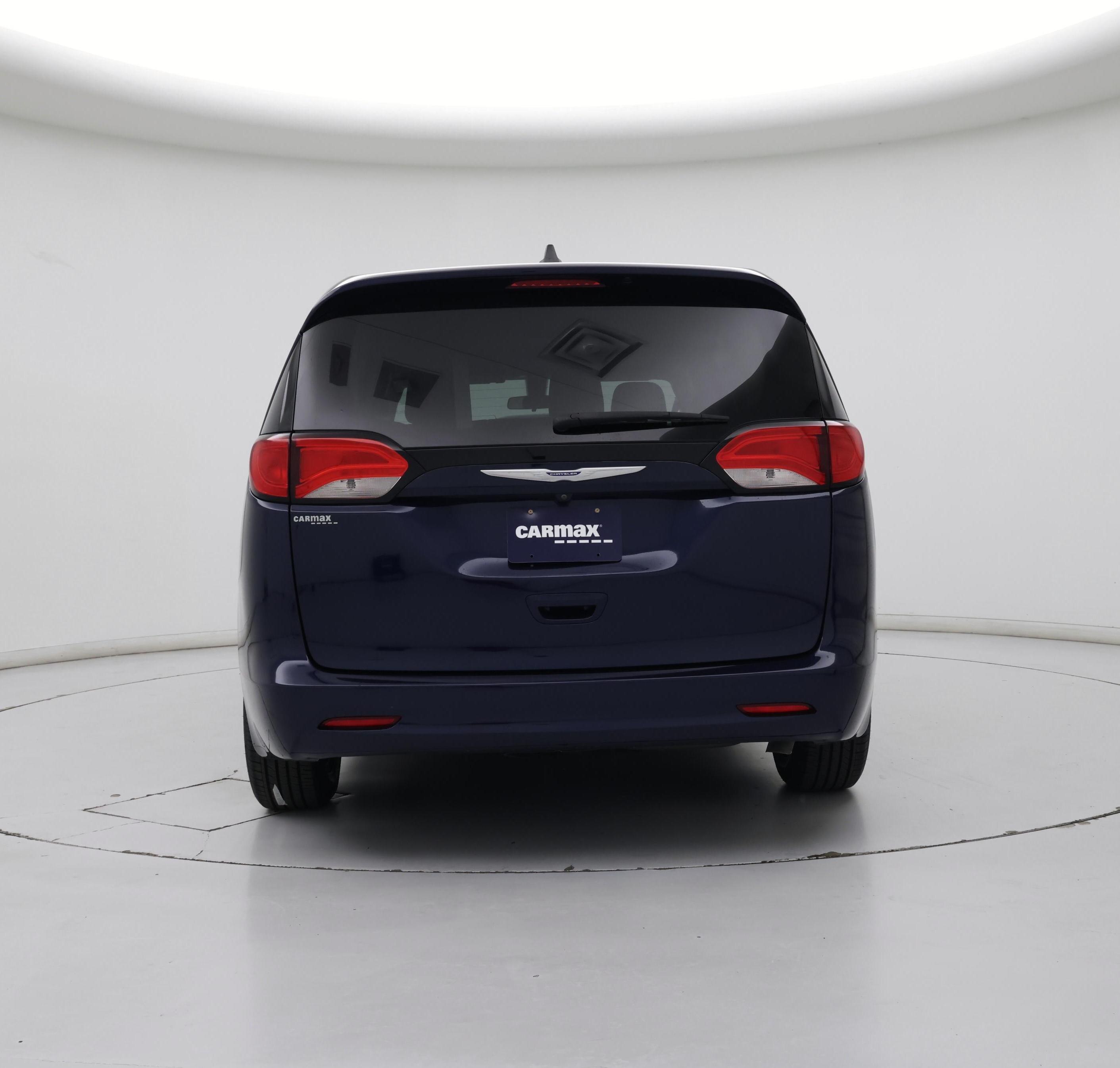 Thumbnail: 2020 Chrysler Voyager - 6