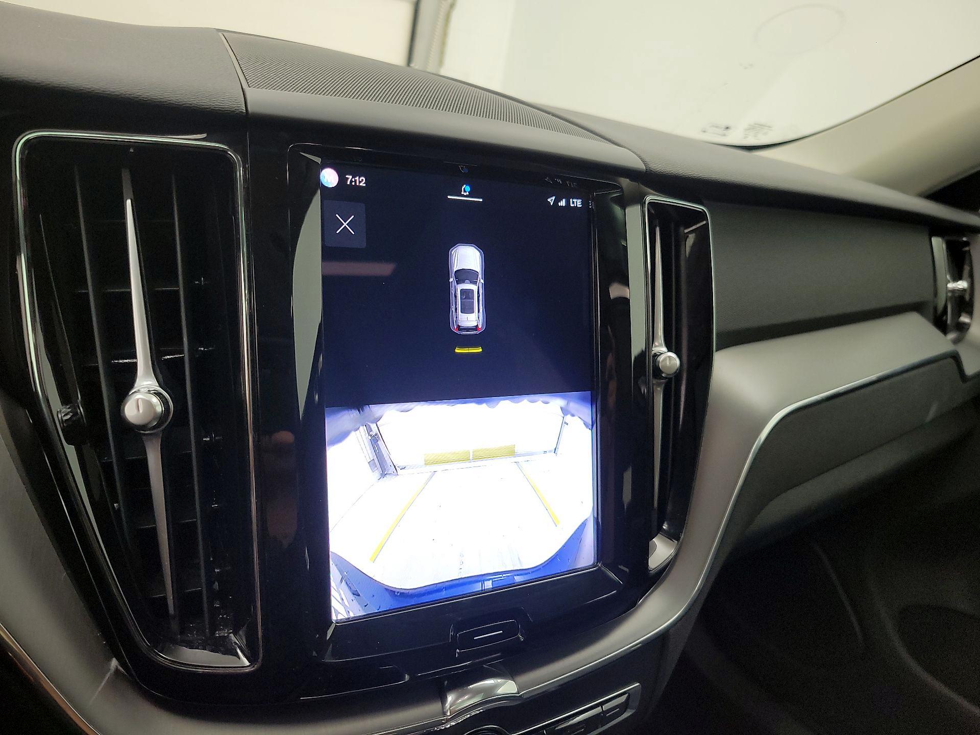 Thumbnail: 2024 Volvo XC60 - 15