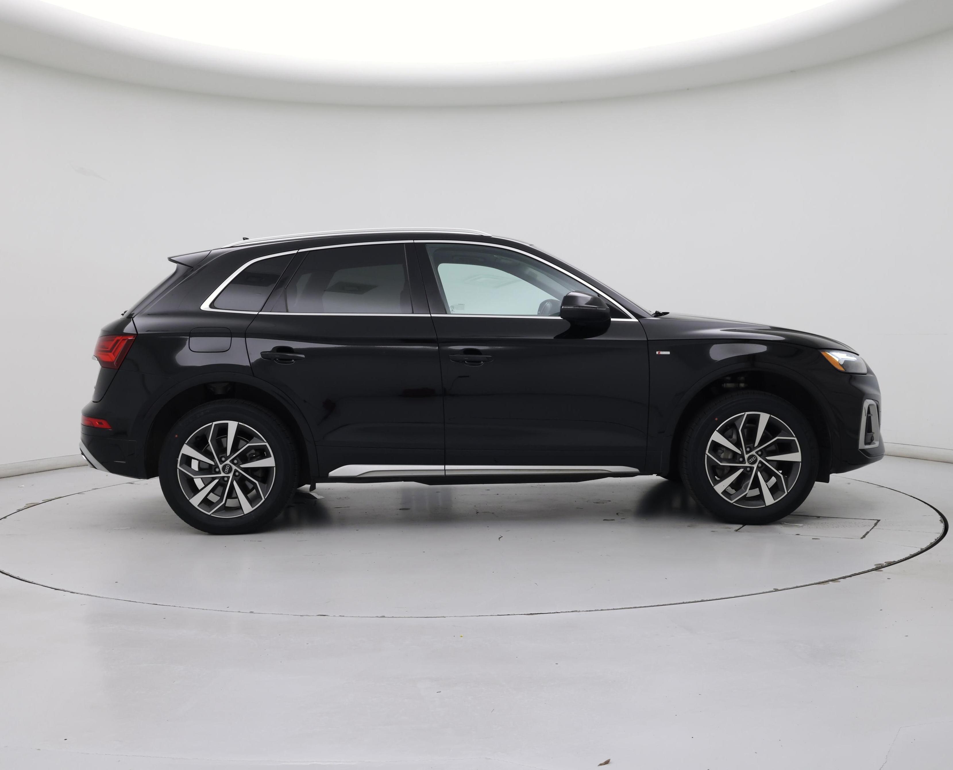 Thumbnail: 2023 Audi Q5 - 7