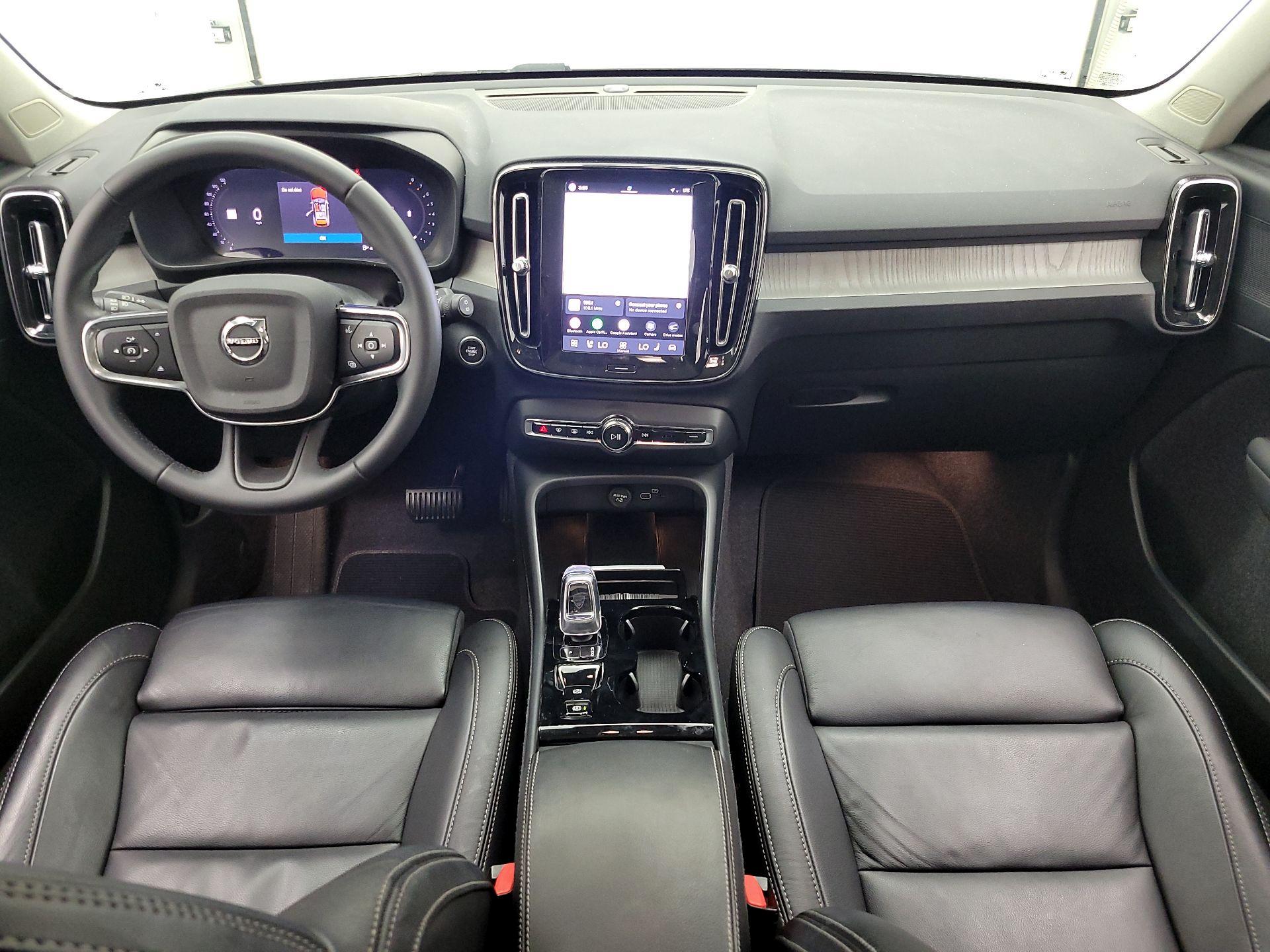 Thumbnail: 2024 Volvo XC40 - 9