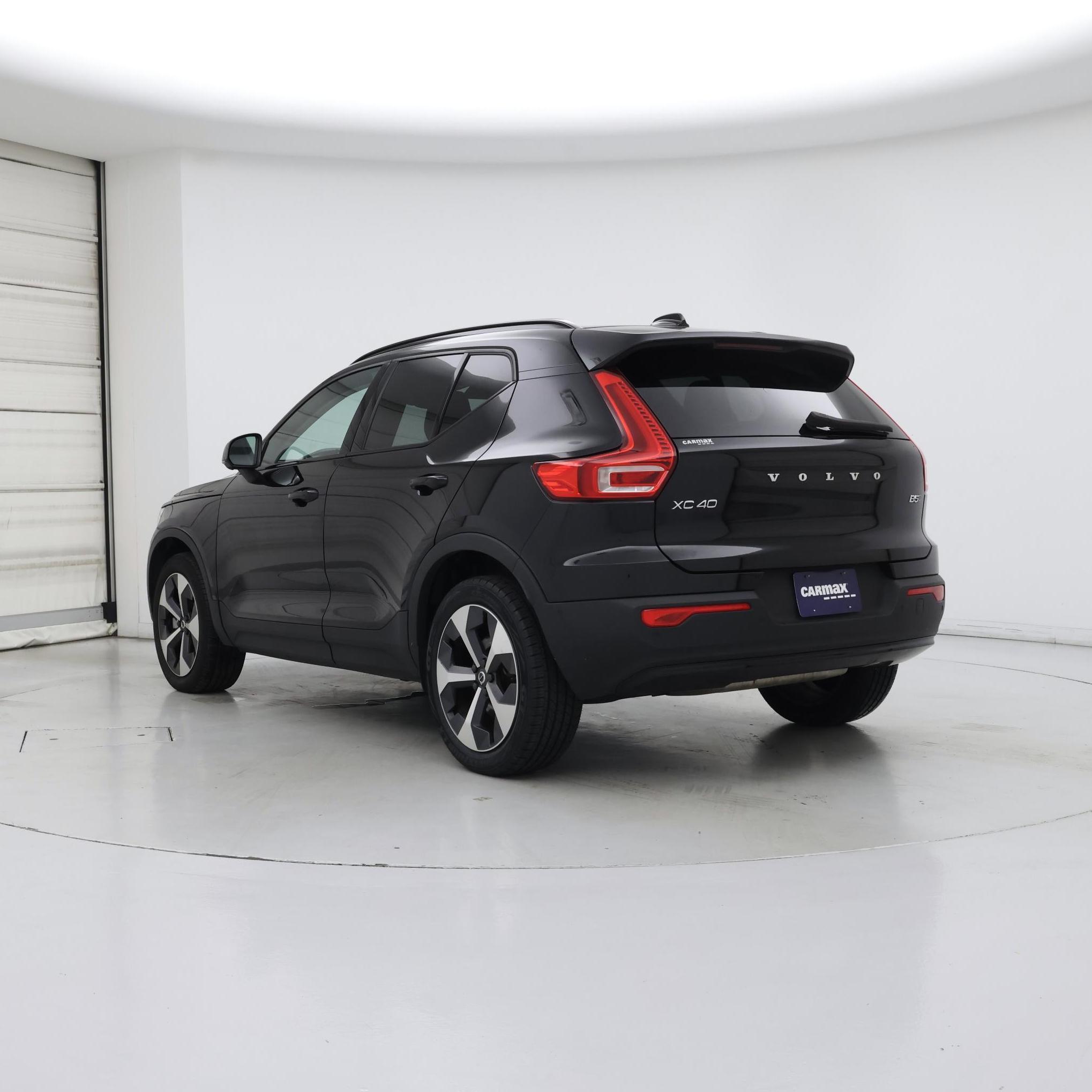 Thumbnail: 2024 Volvo XC40 - 2