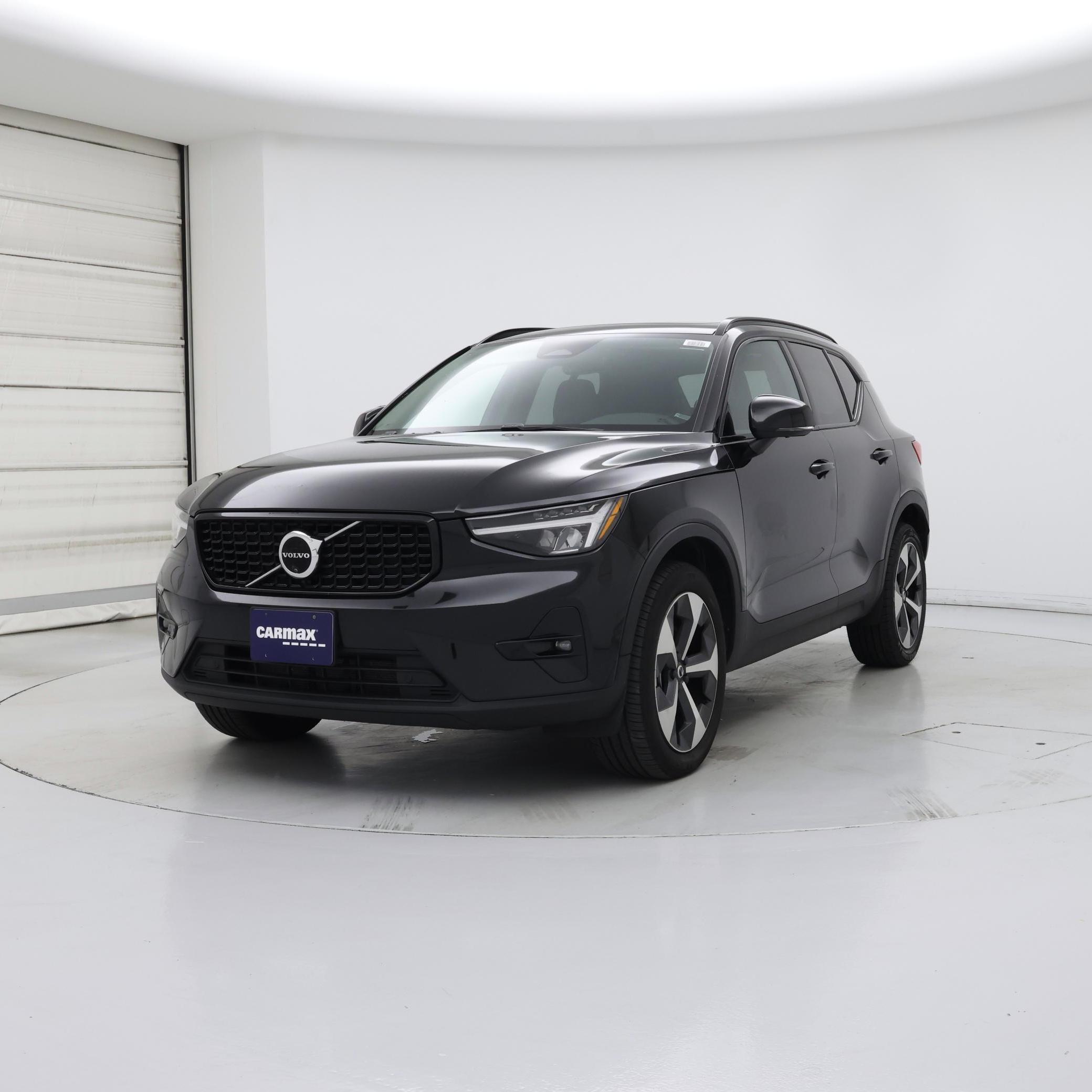 Thumbnail: 2024 Volvo XC40 - 4