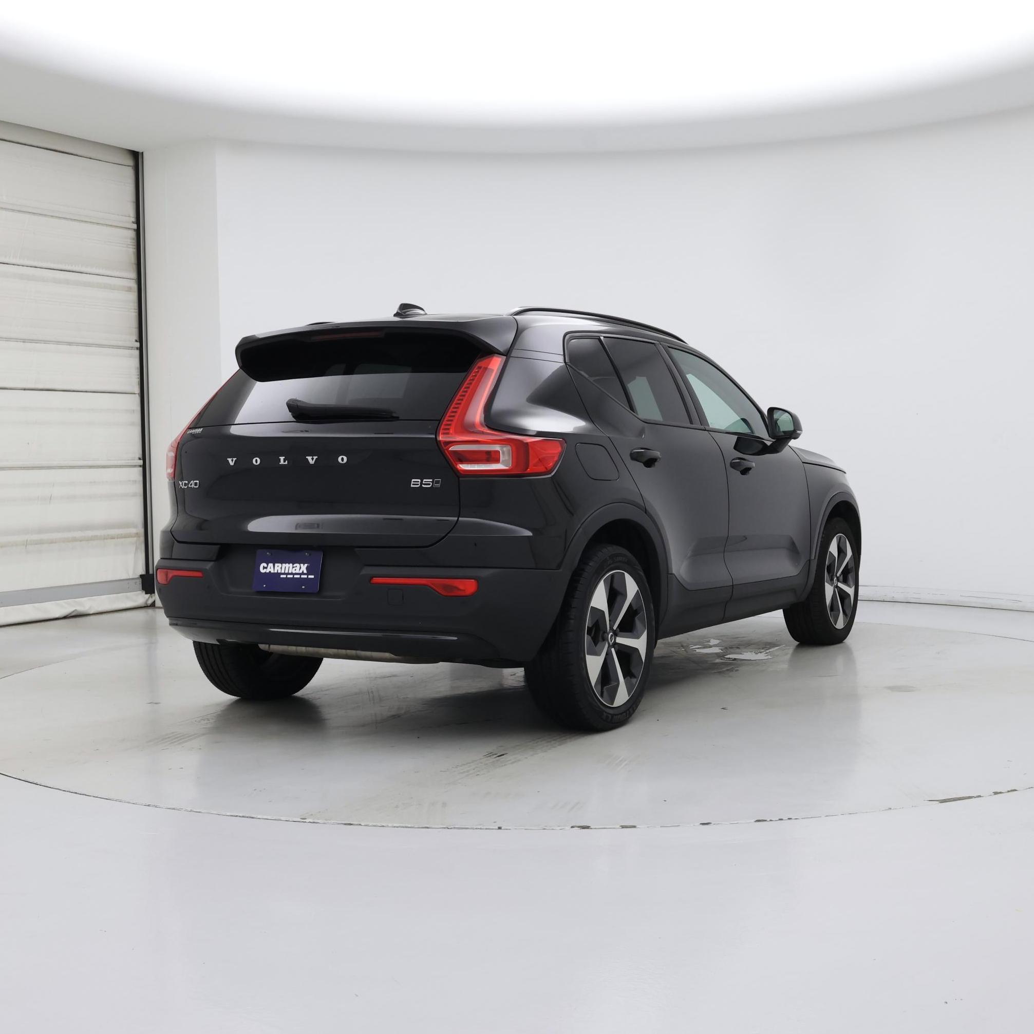 Thumbnail: 2024 Volvo XC40 - 8