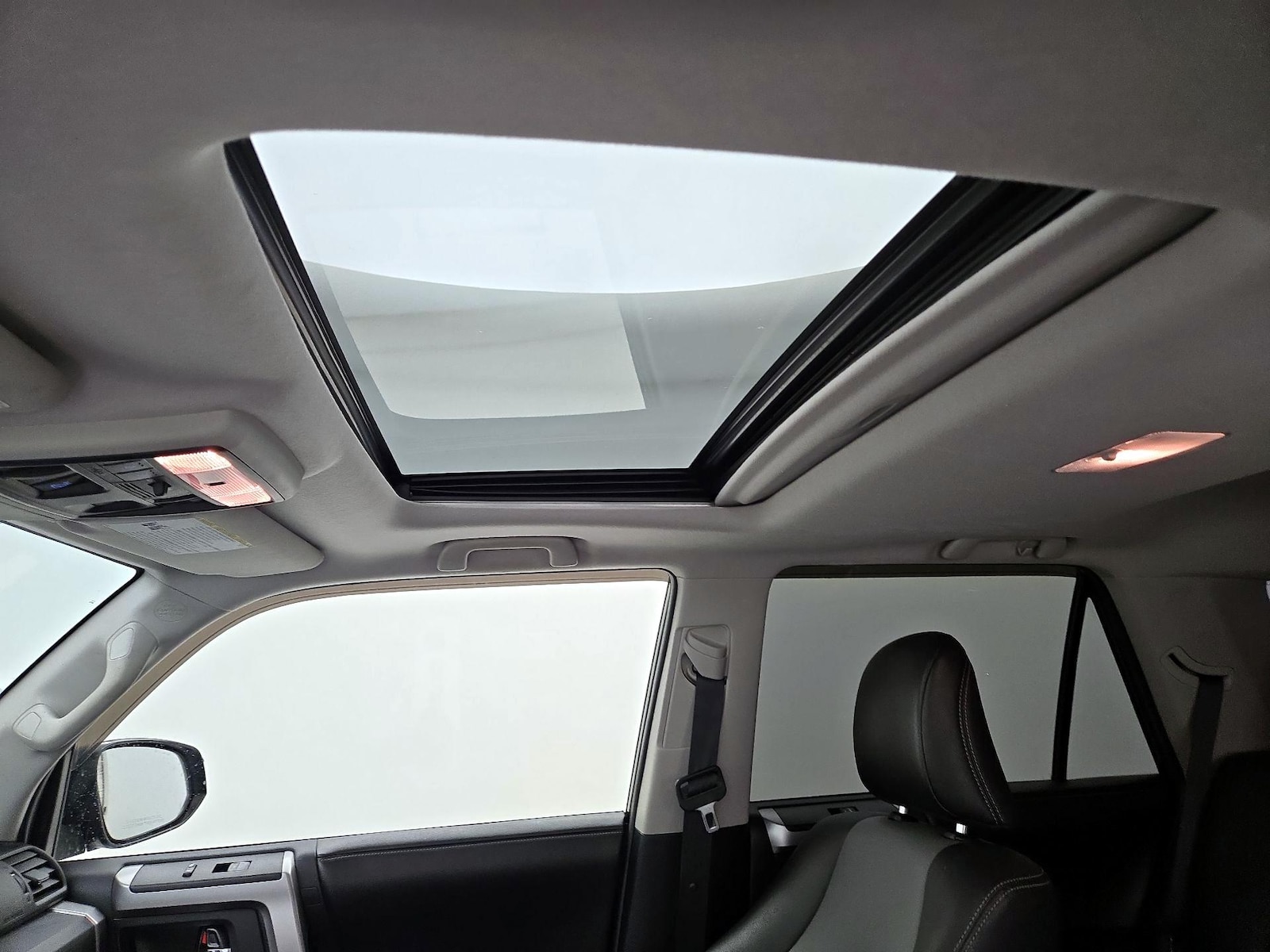 Sunroof(s) & Overhead Airbags