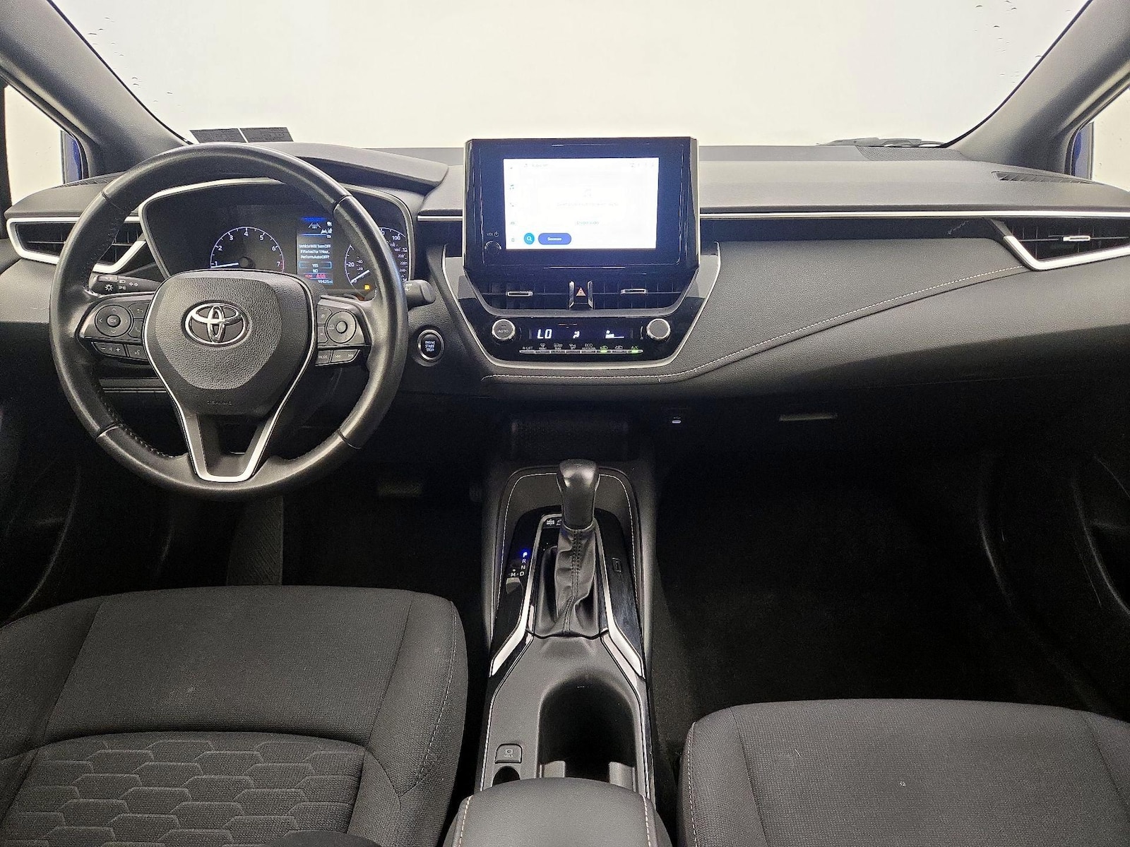 2023 Toyota Corolla Hatchback SE - Photo 10