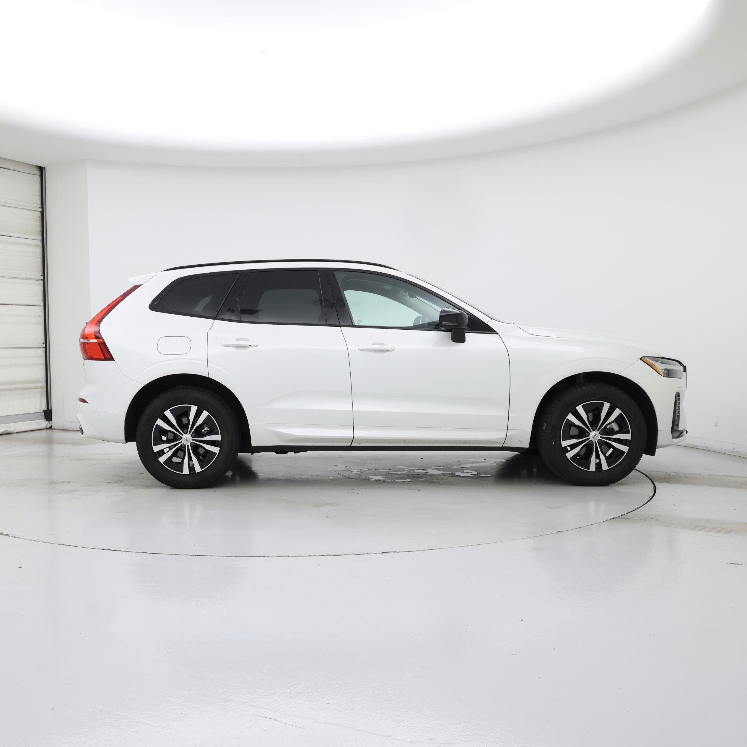 Thumbnail: 2025 Volvo XC60 - 7