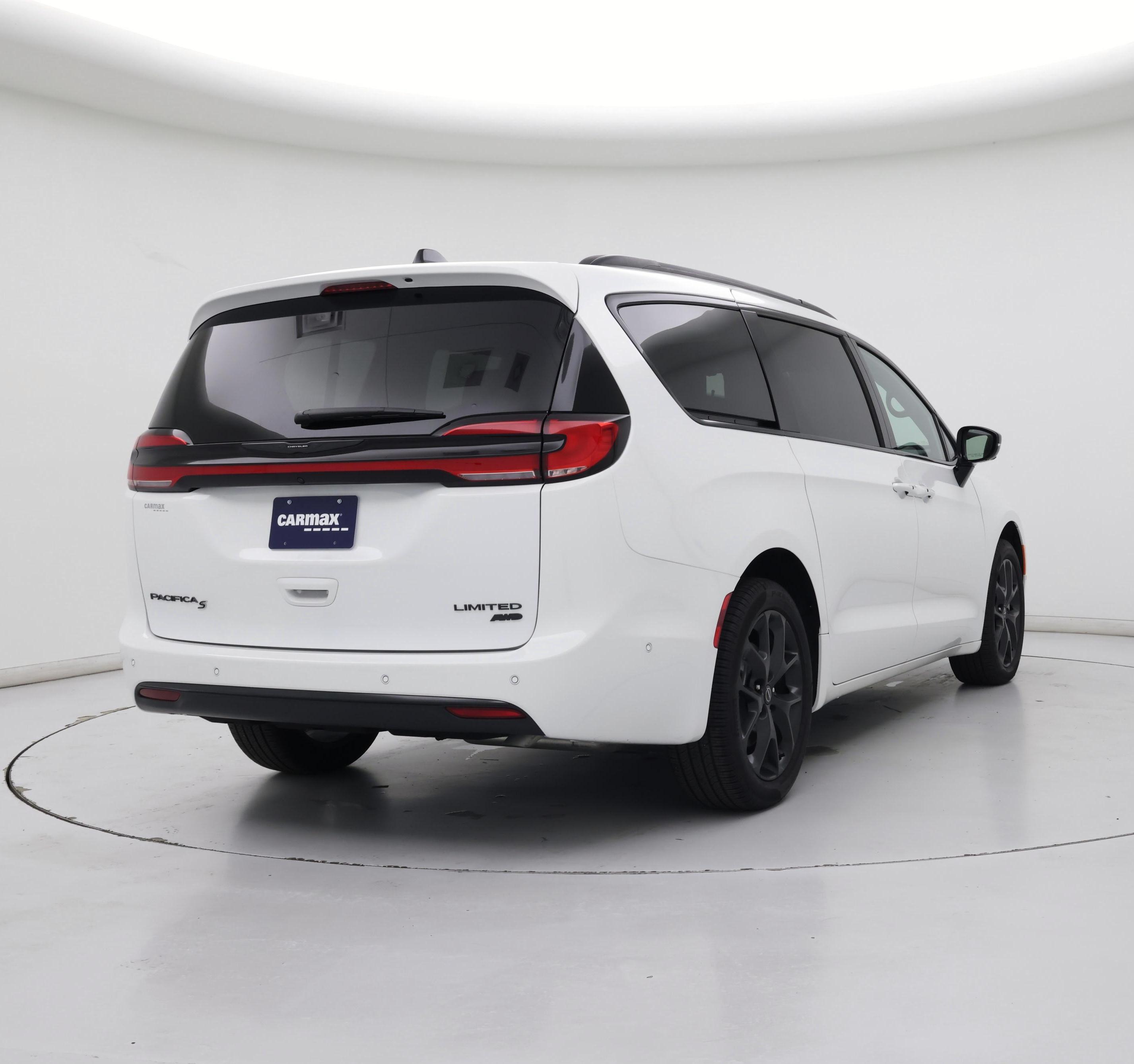 Thumbnail: 2025 Chrysler Pacifica - 8