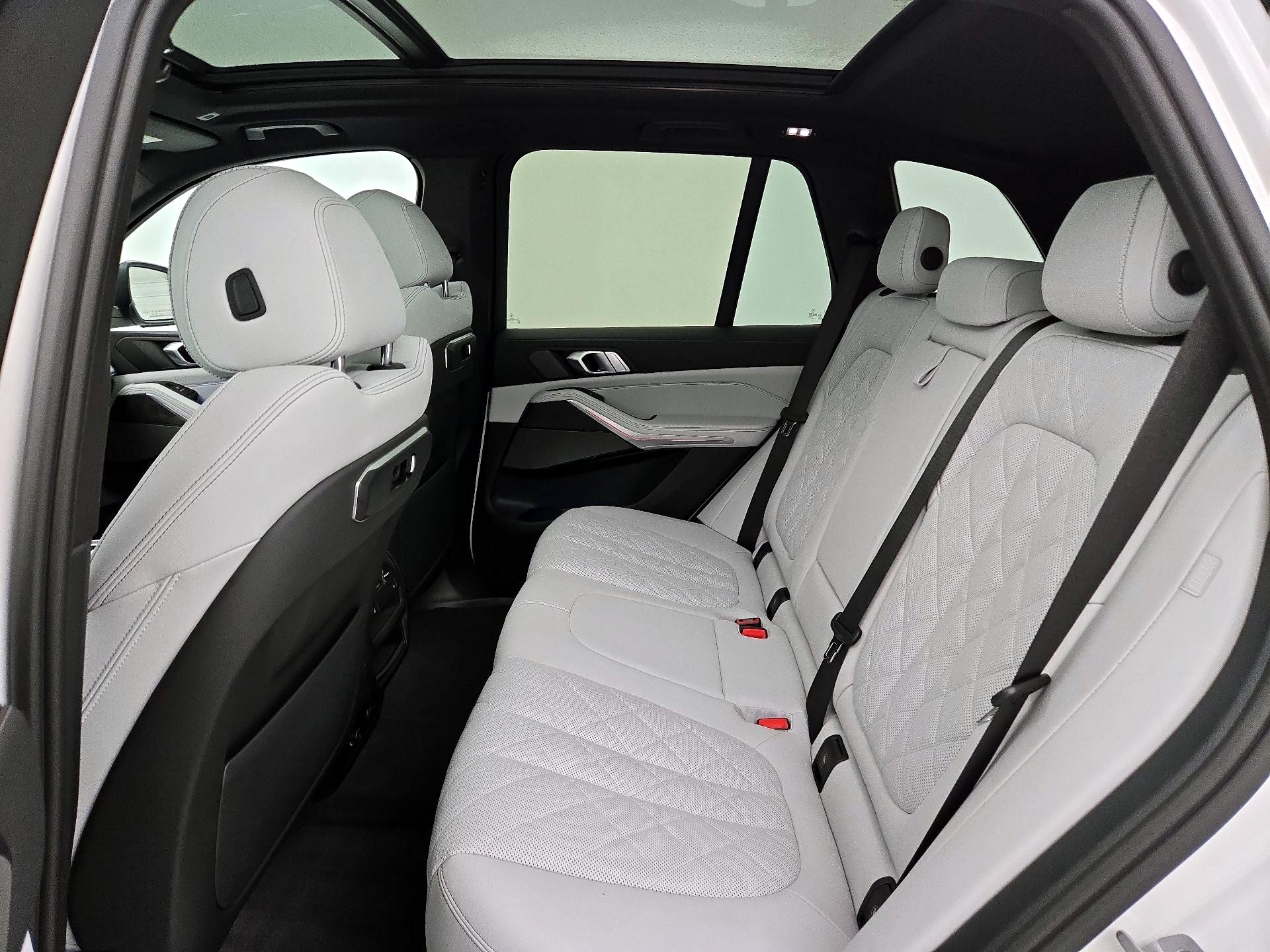 Thumbnail: 2024 BMW X5 - 17
