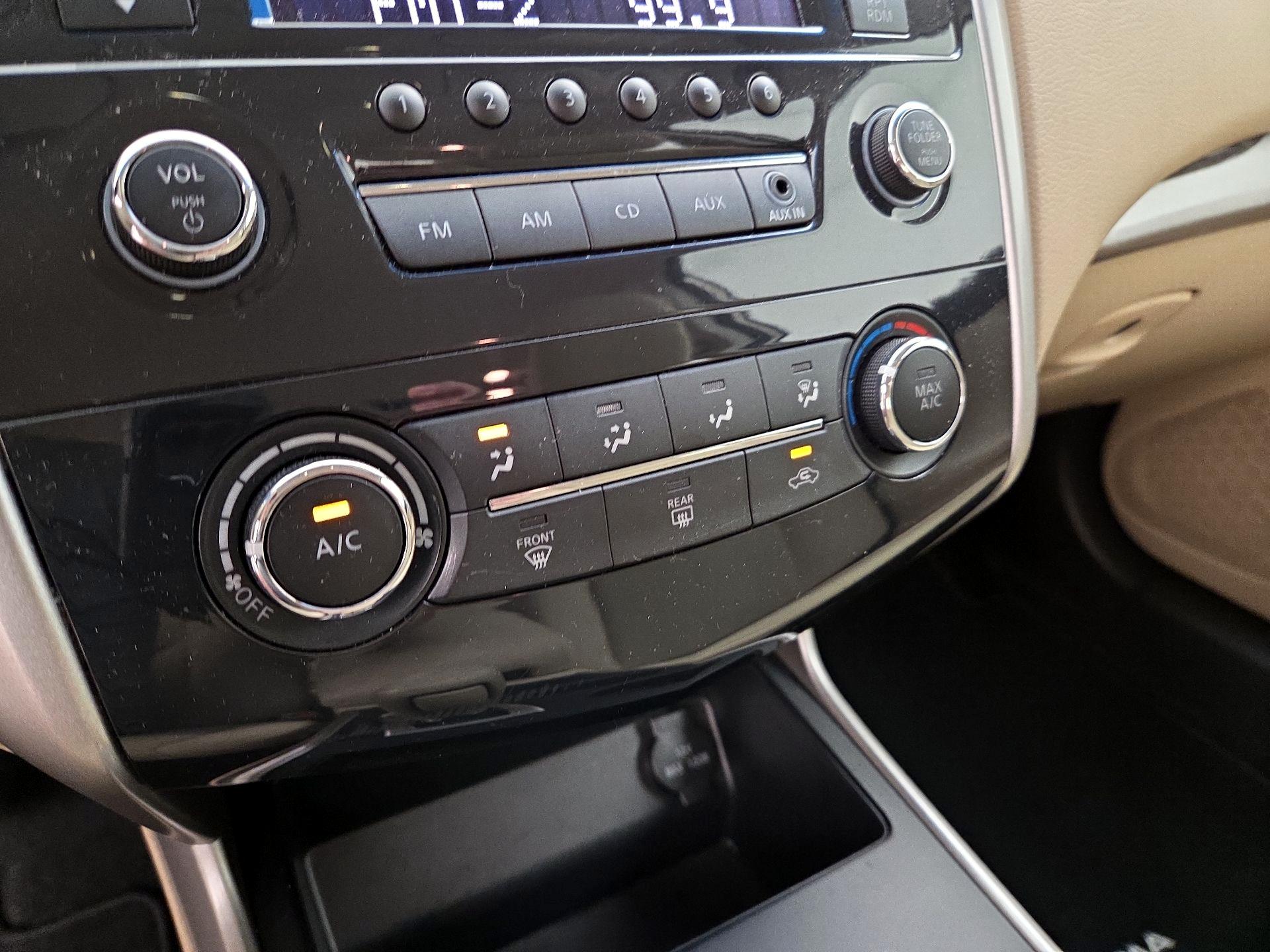 Thumbnail: 2015 Nissan Altima - 15