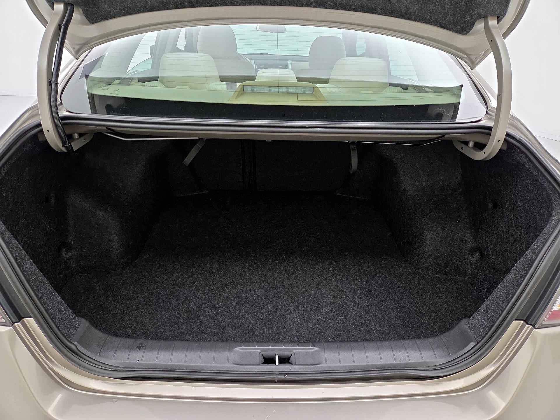 Thumbnail: 2015 Nissan Altima - 19