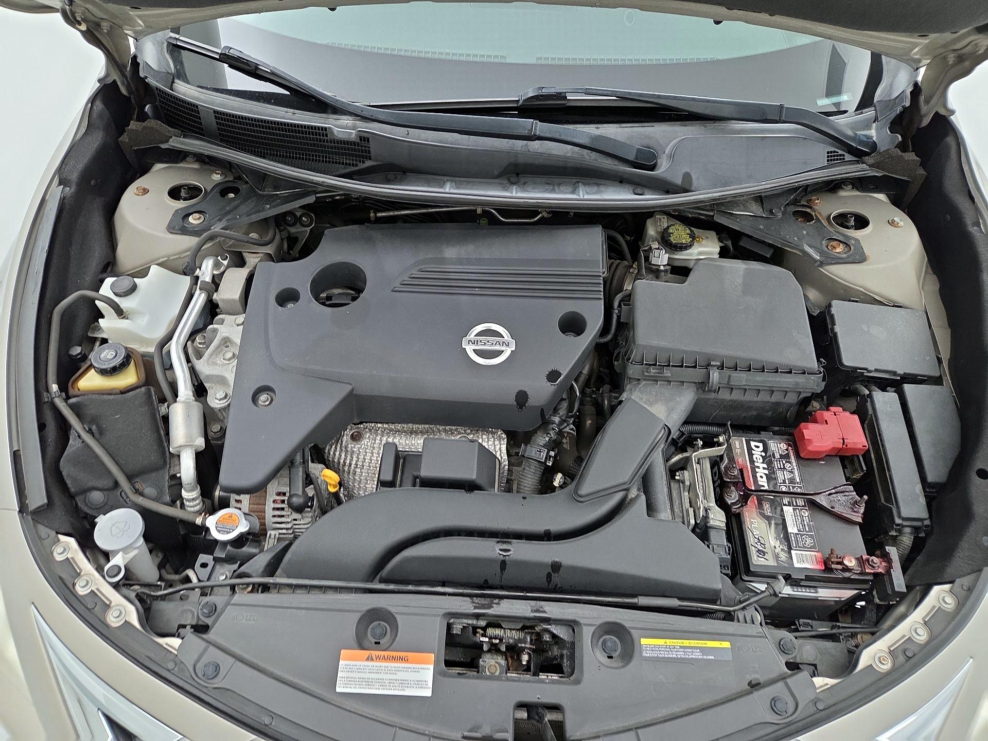 Thumbnail: 2015 Nissan Altima - 20