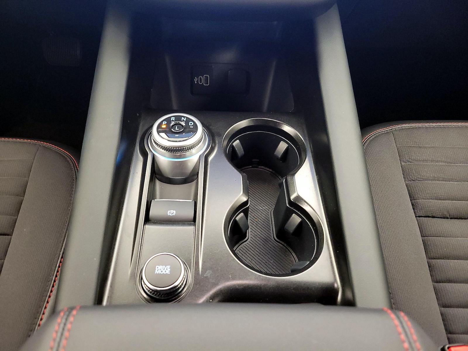2026 Ford Explorer ST-LINE - Photo 19