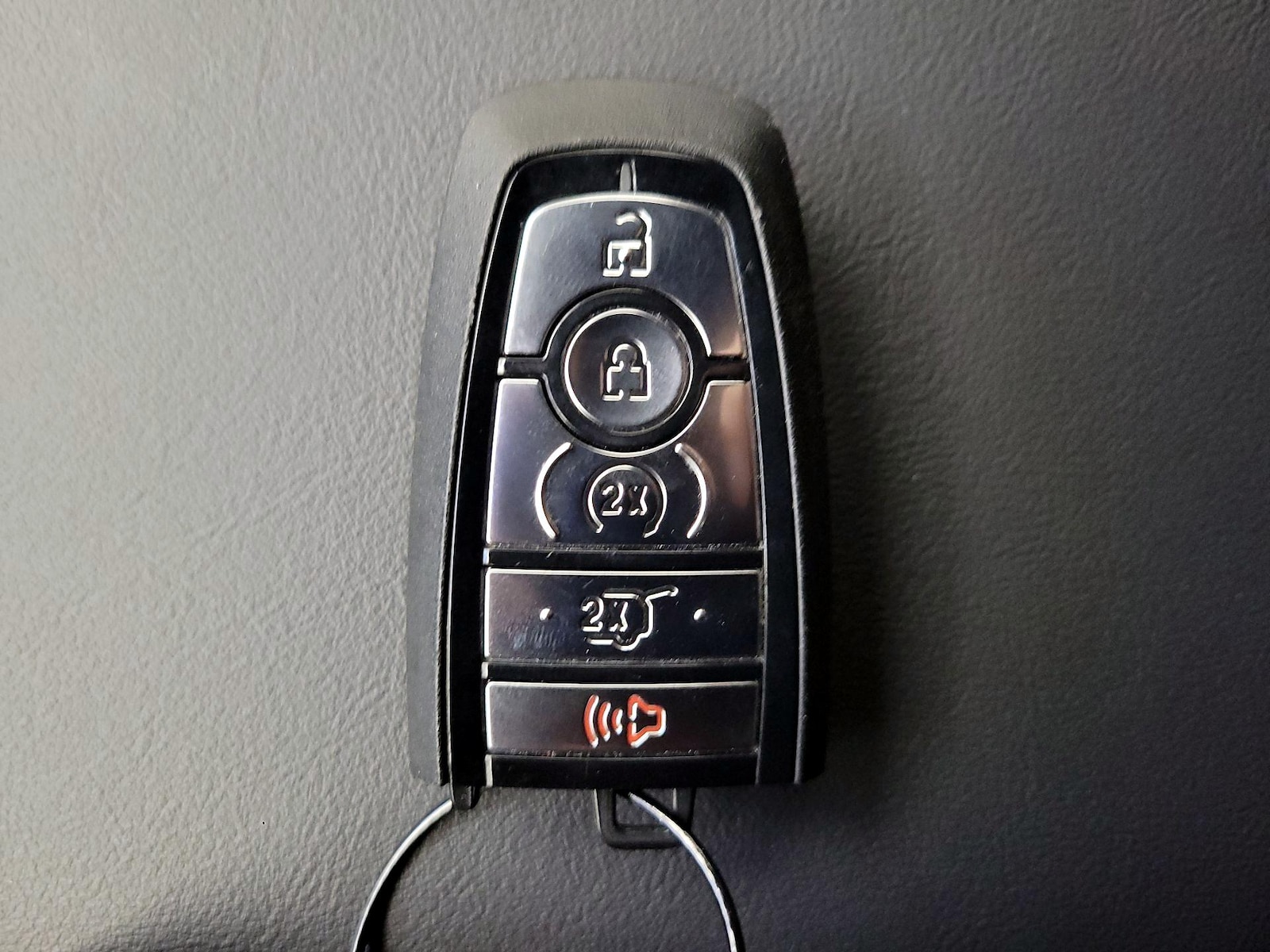2026 Ford Explorer ST-LINE - Photo 25