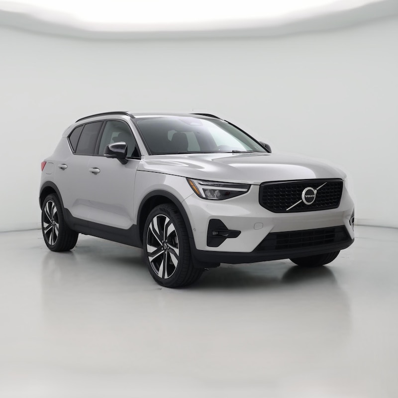 2023 Volvo XC40 B5 Plus Dark Theme